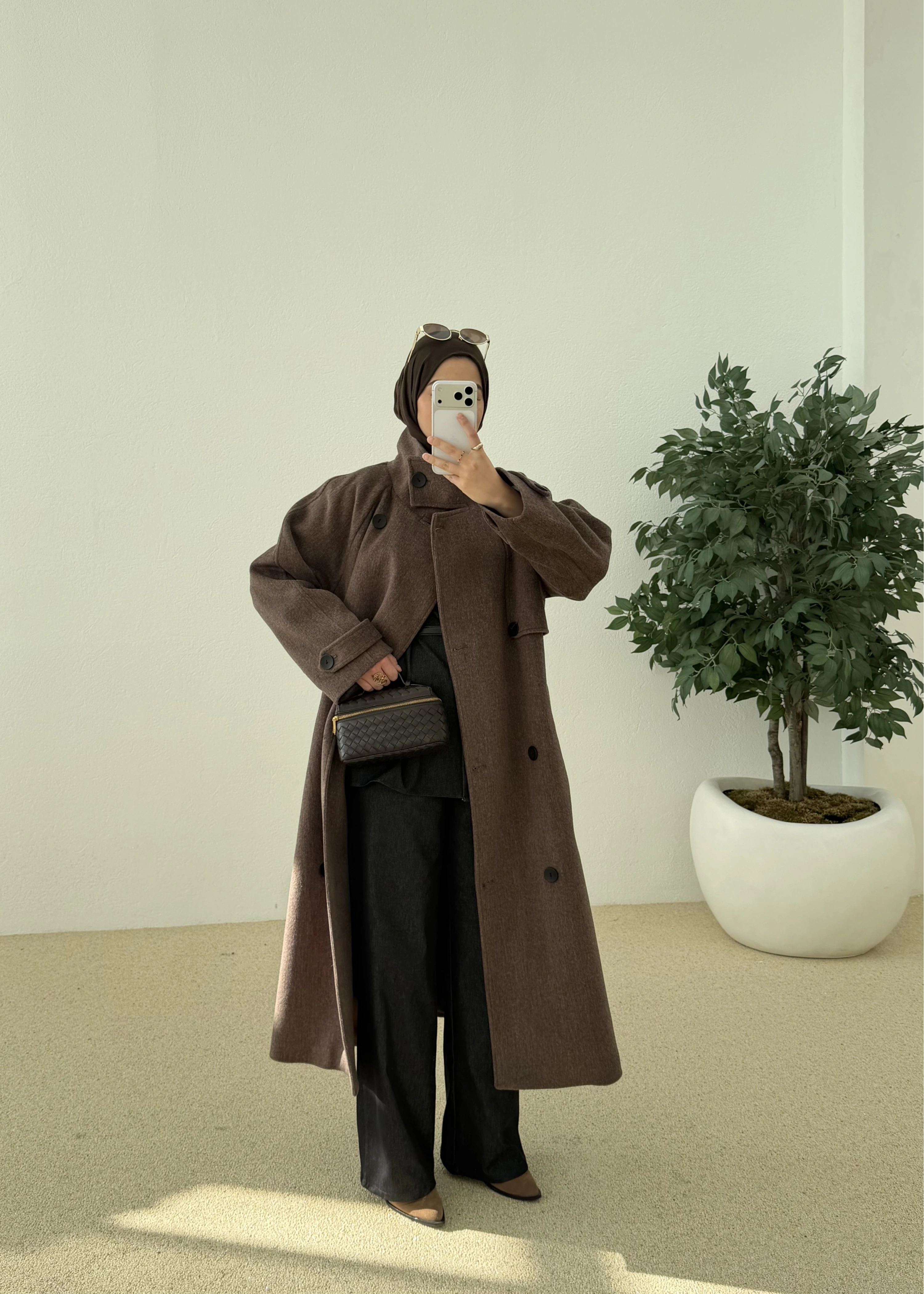 İTHAL KUMAŞ KAPAKLI YAKALI KABAN kahve