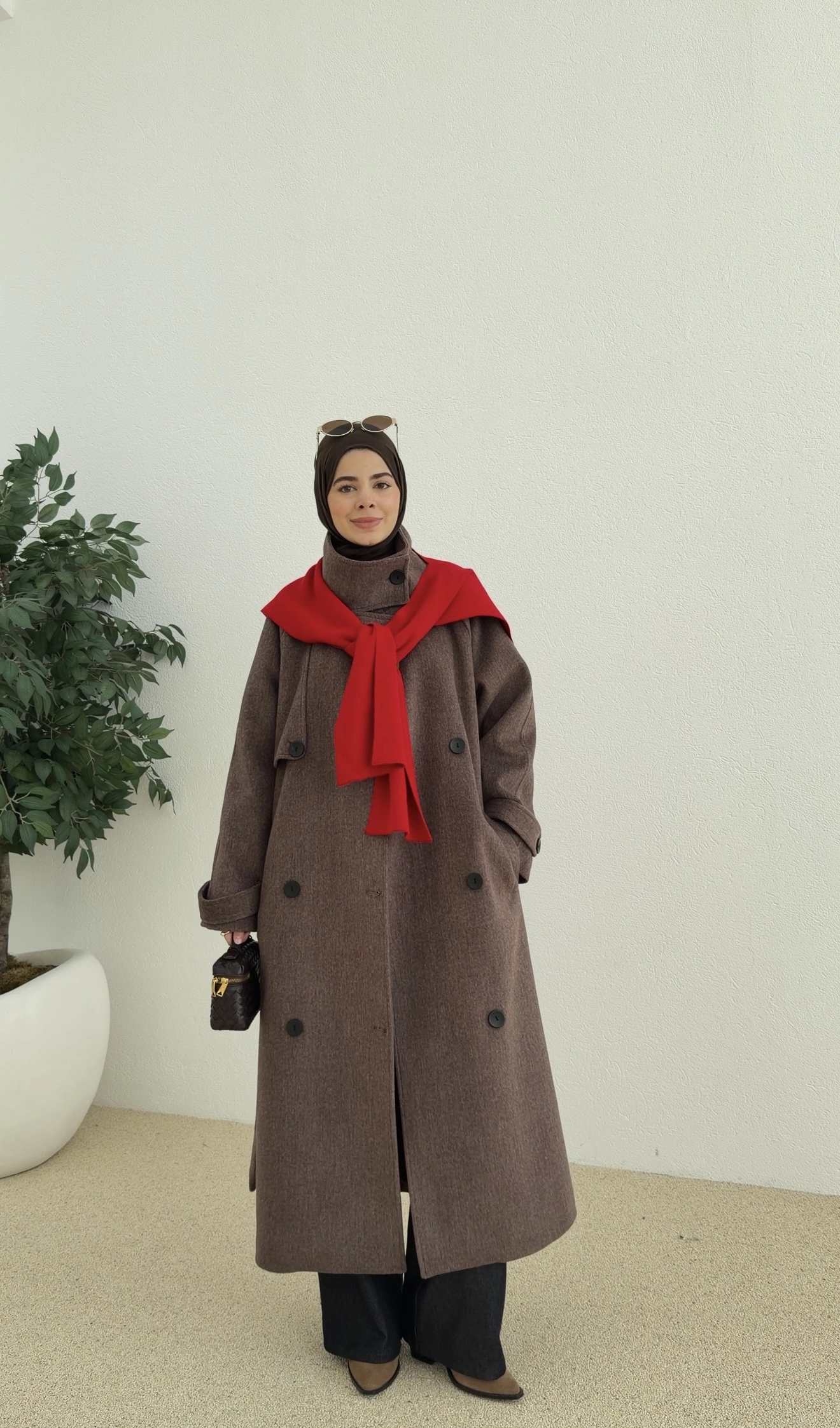 İTHAL KUMAŞ KAPAKLI YAKALI KABAN kahve