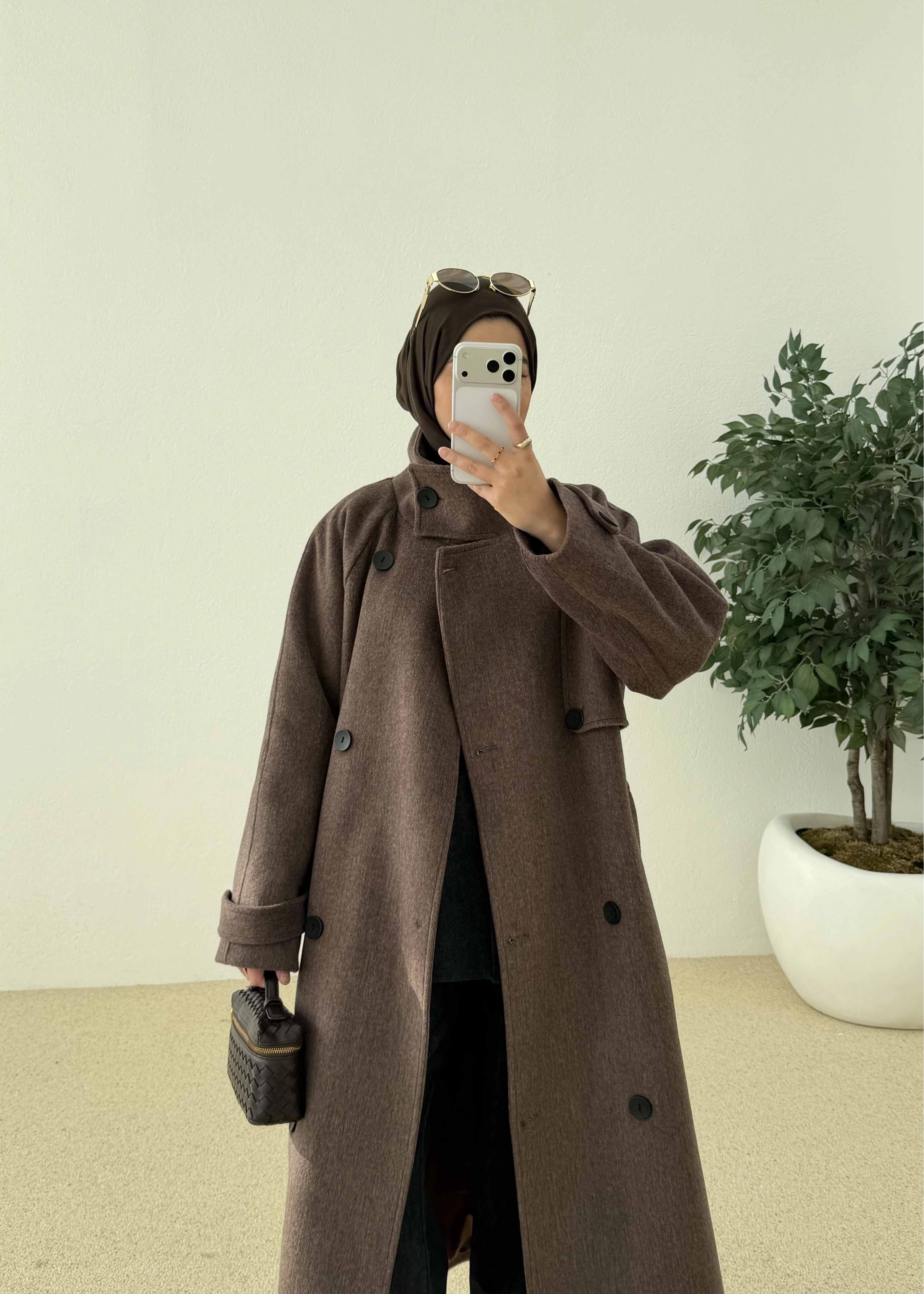 İTHAL KUMAŞ KAPAKLI YAKALI KABAN kahve