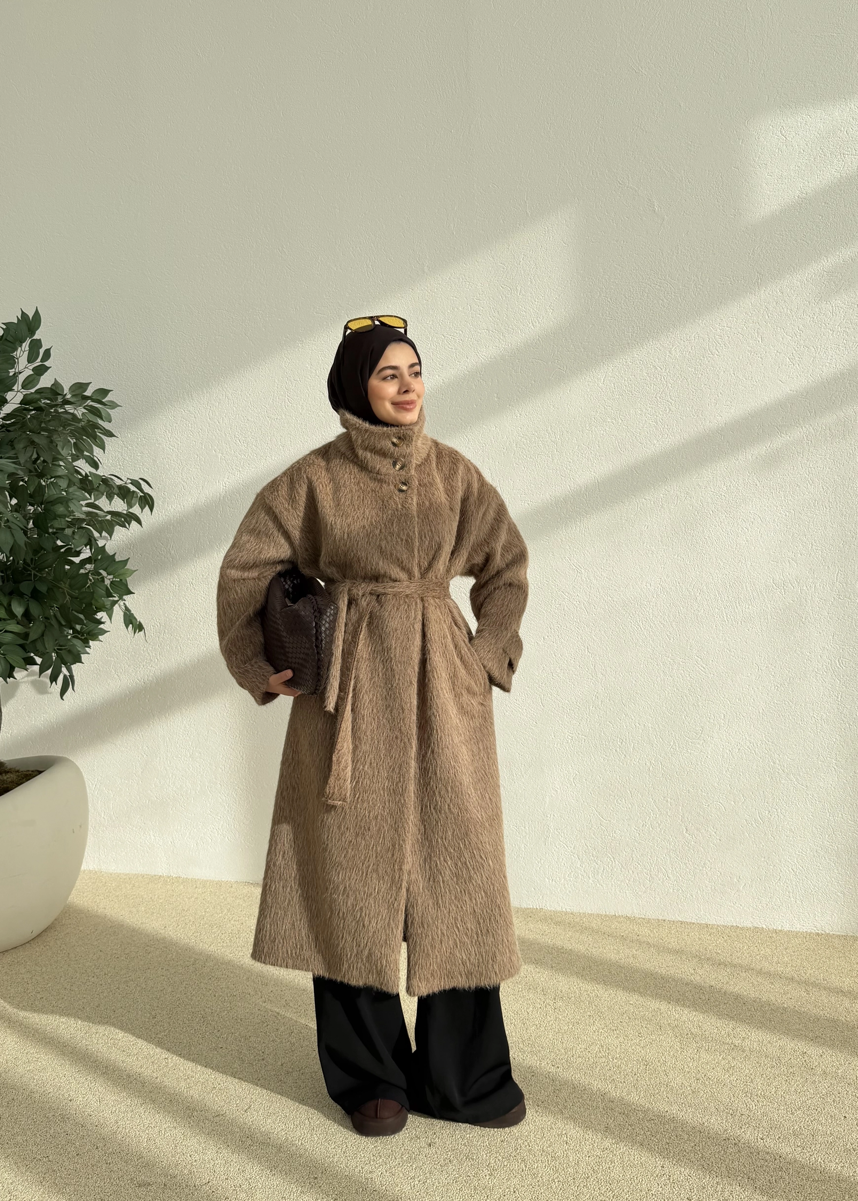 KEMERLİ DOKULU DİK YAKA KABAN