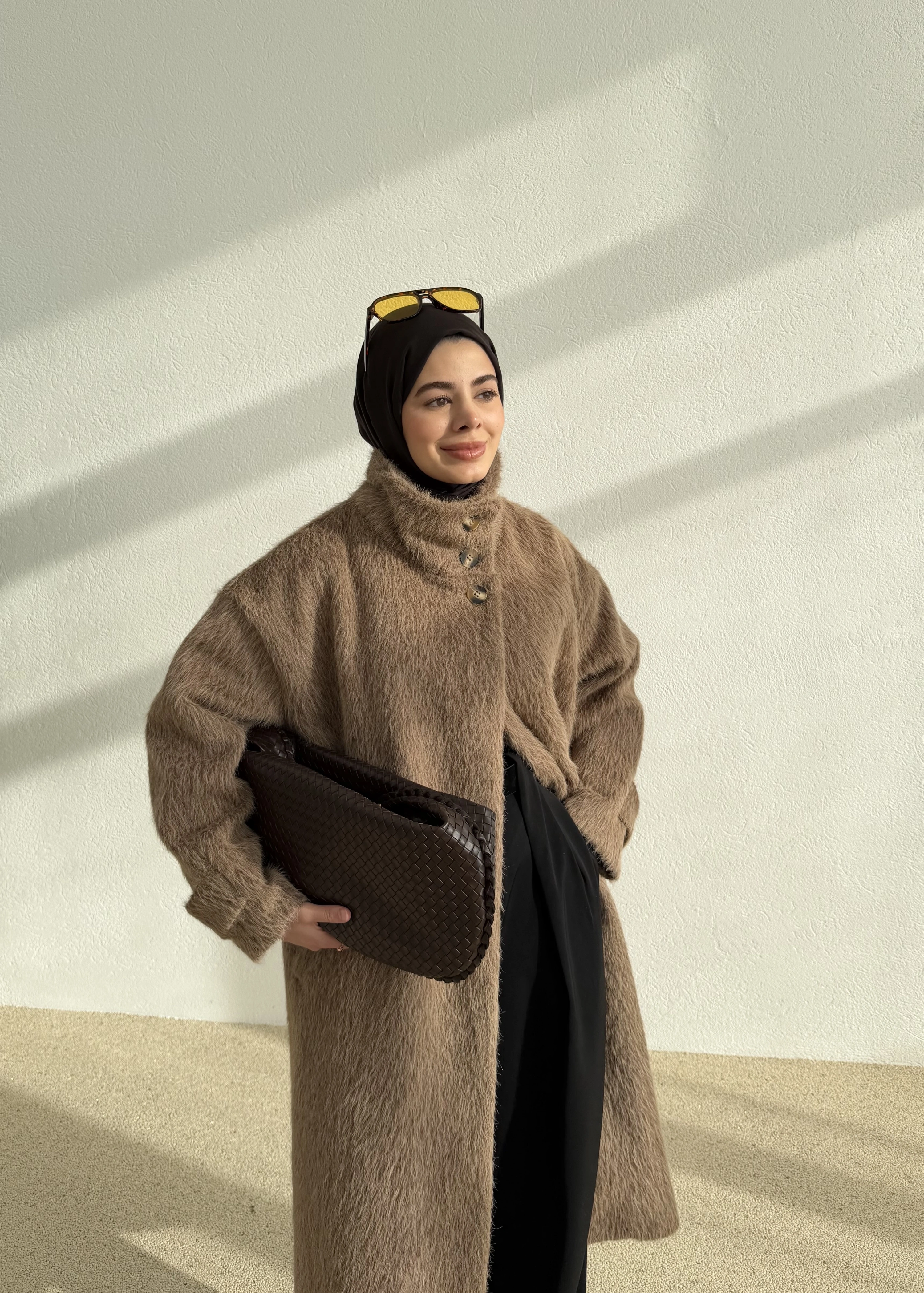 KEMERLİ DOKULU DİK YAKA KABAN