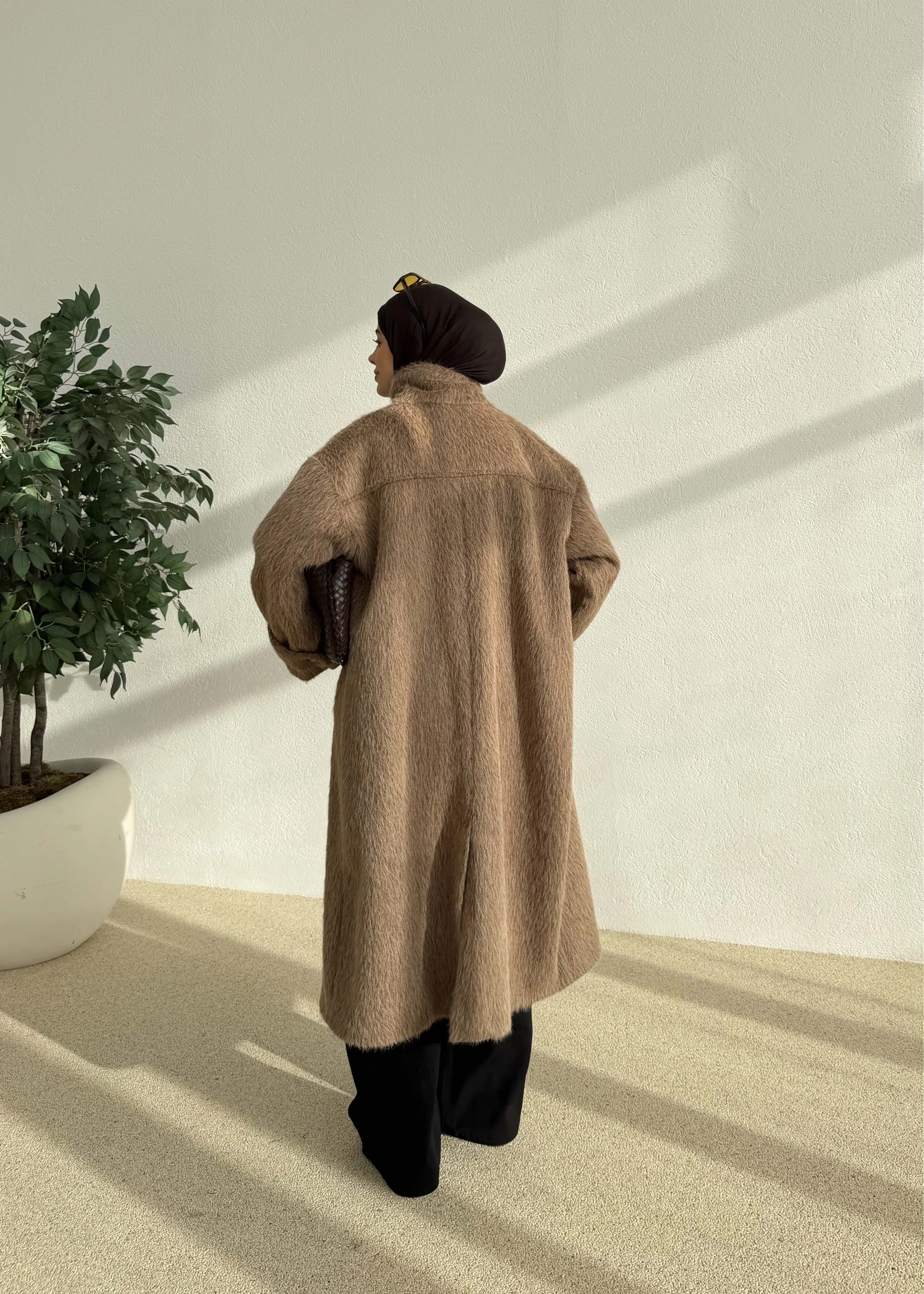 KEMERLİ DOKULU DİK YAKA KABAN