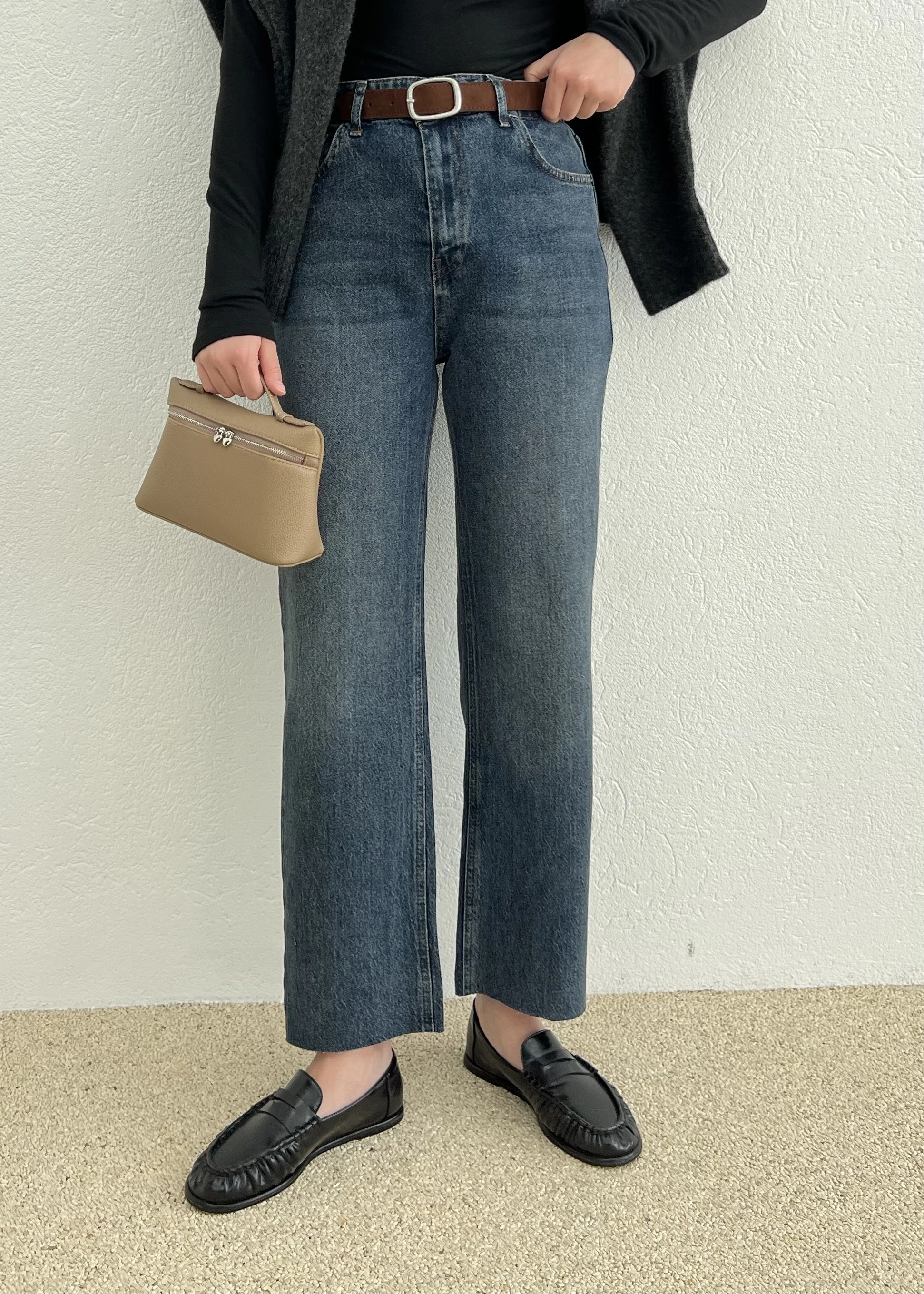 Kemerli Ultra Yüksek Belli Kesik Paça jeans