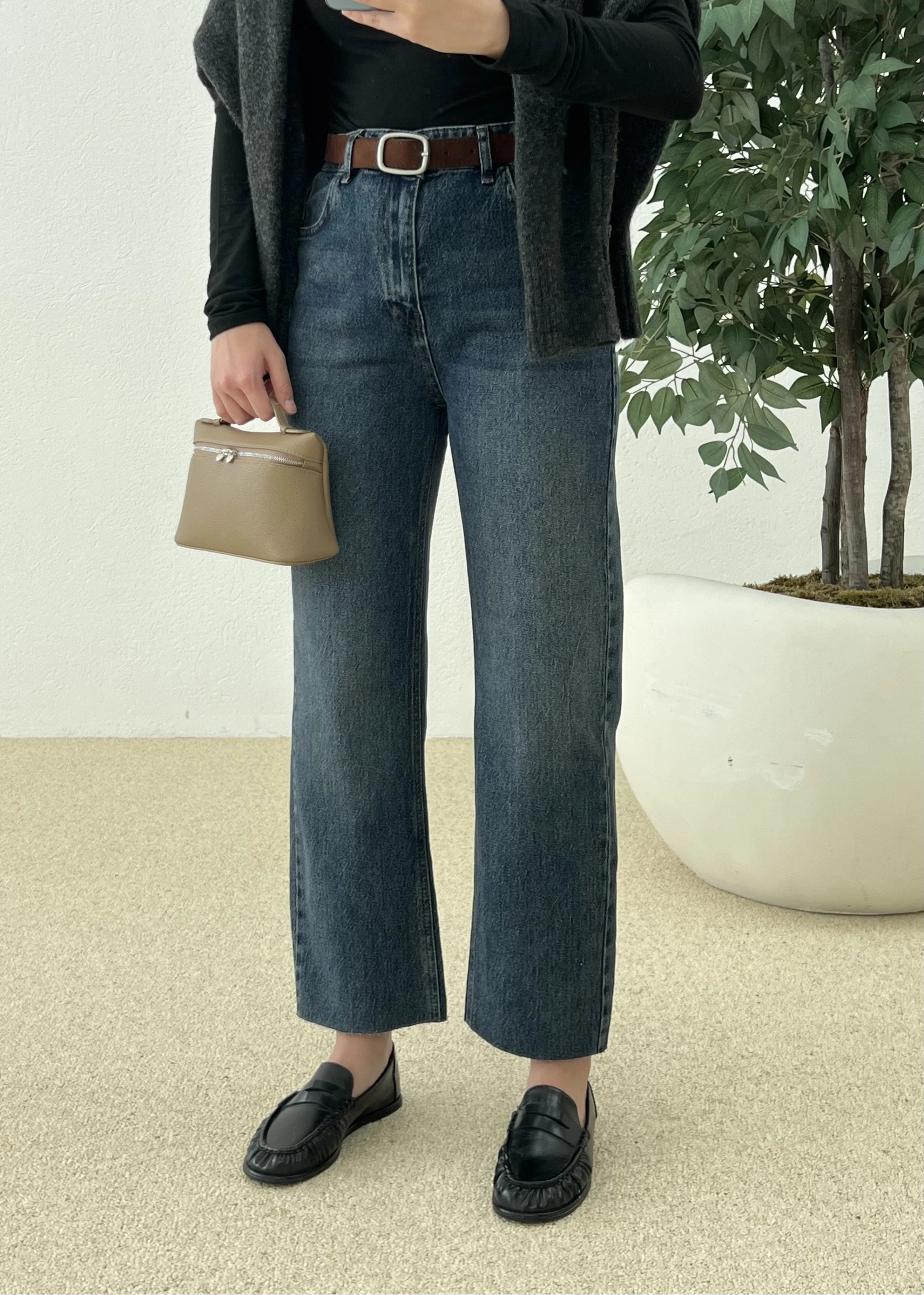 Kemerli Ultra Yüksek Belli Kesik Paça jeans