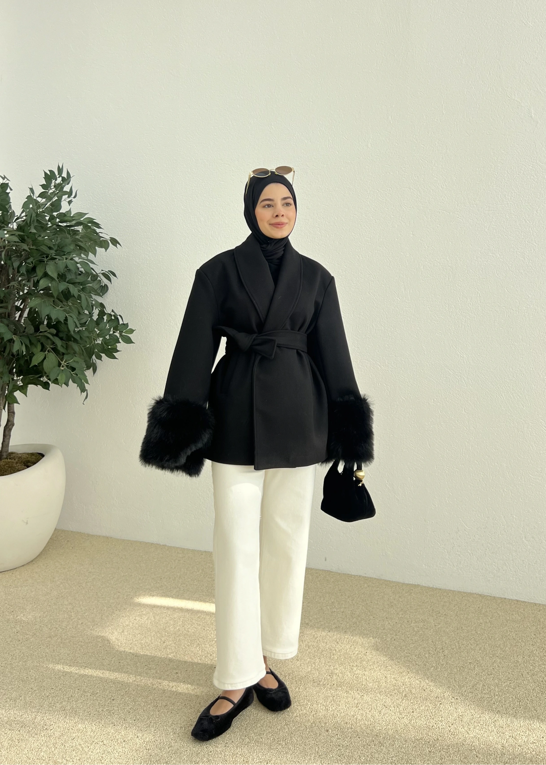 KOL KÜRKLÜ KABAN SİYAH