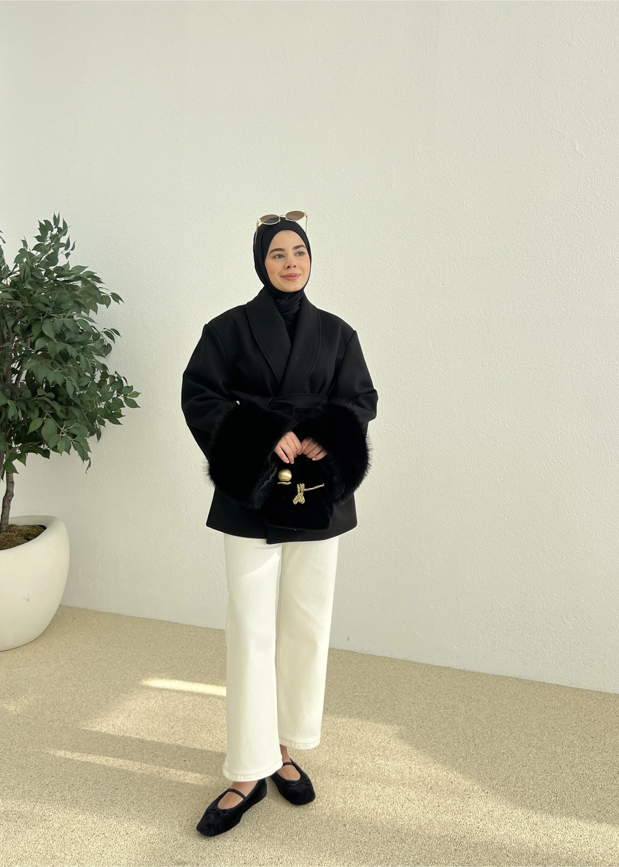 KOL KÜRKLÜ KABAN SİYAH