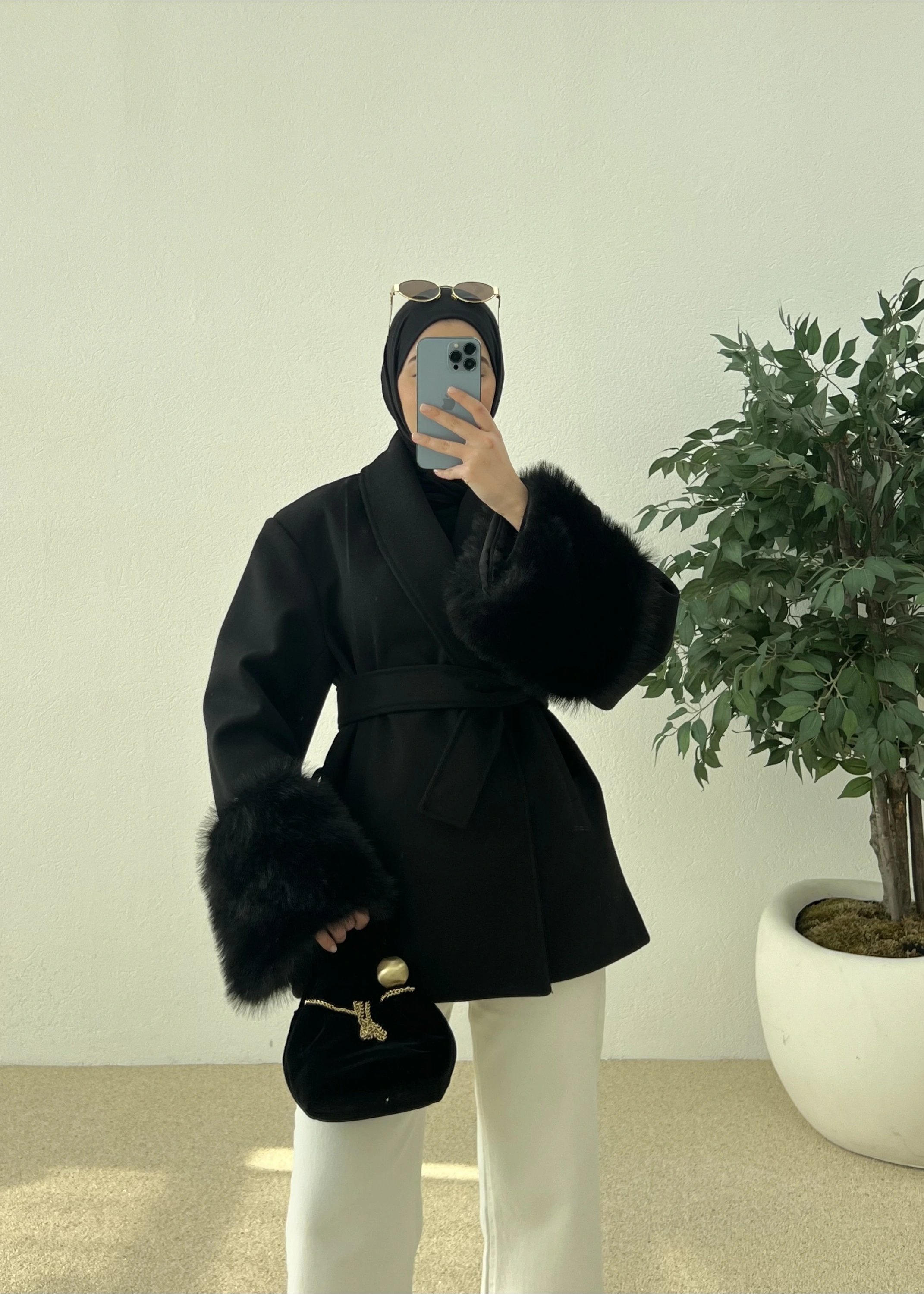 KOL KÜRKLÜ KABAN SİYAH