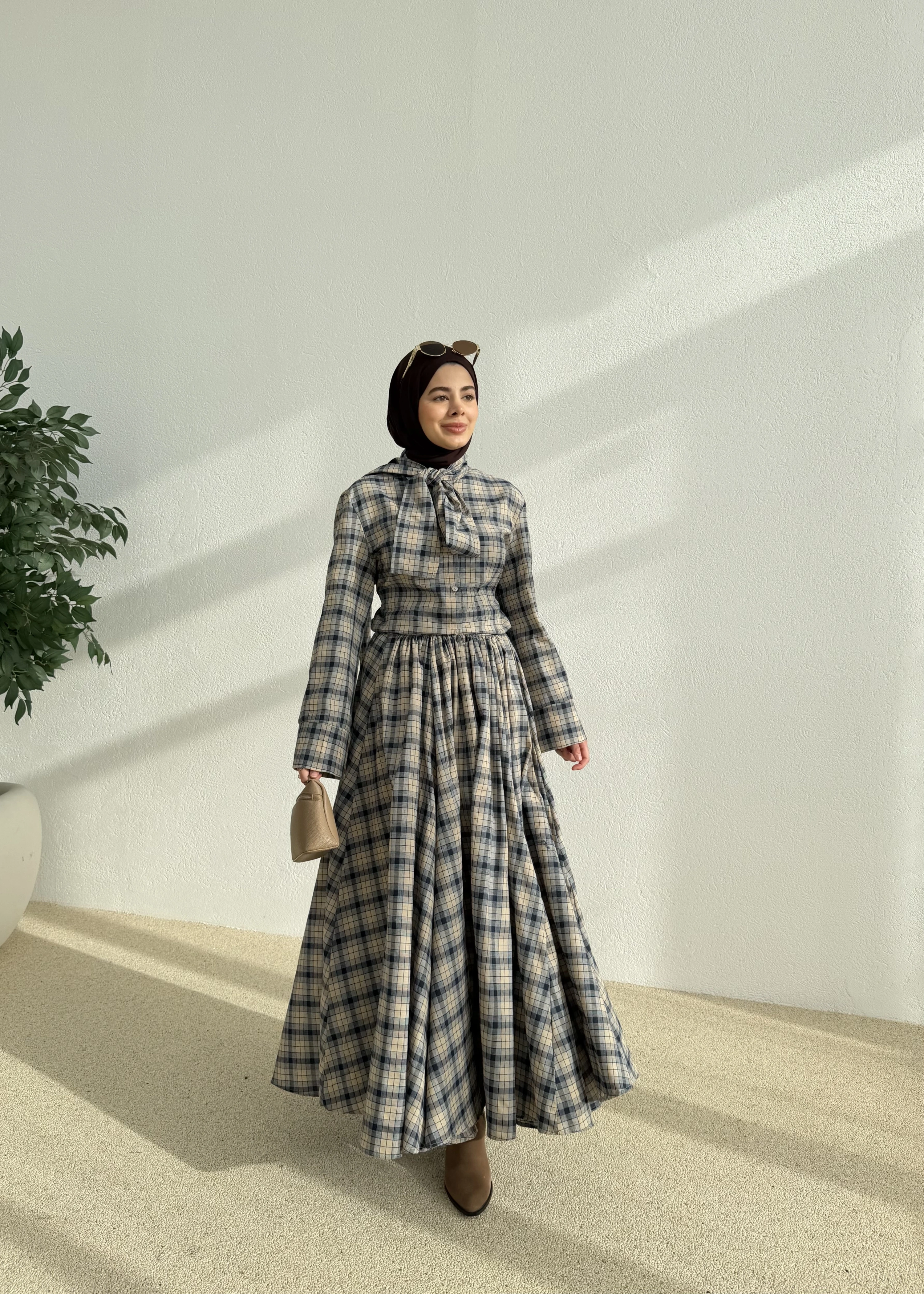 KURDELE YAKA TAKUM bej