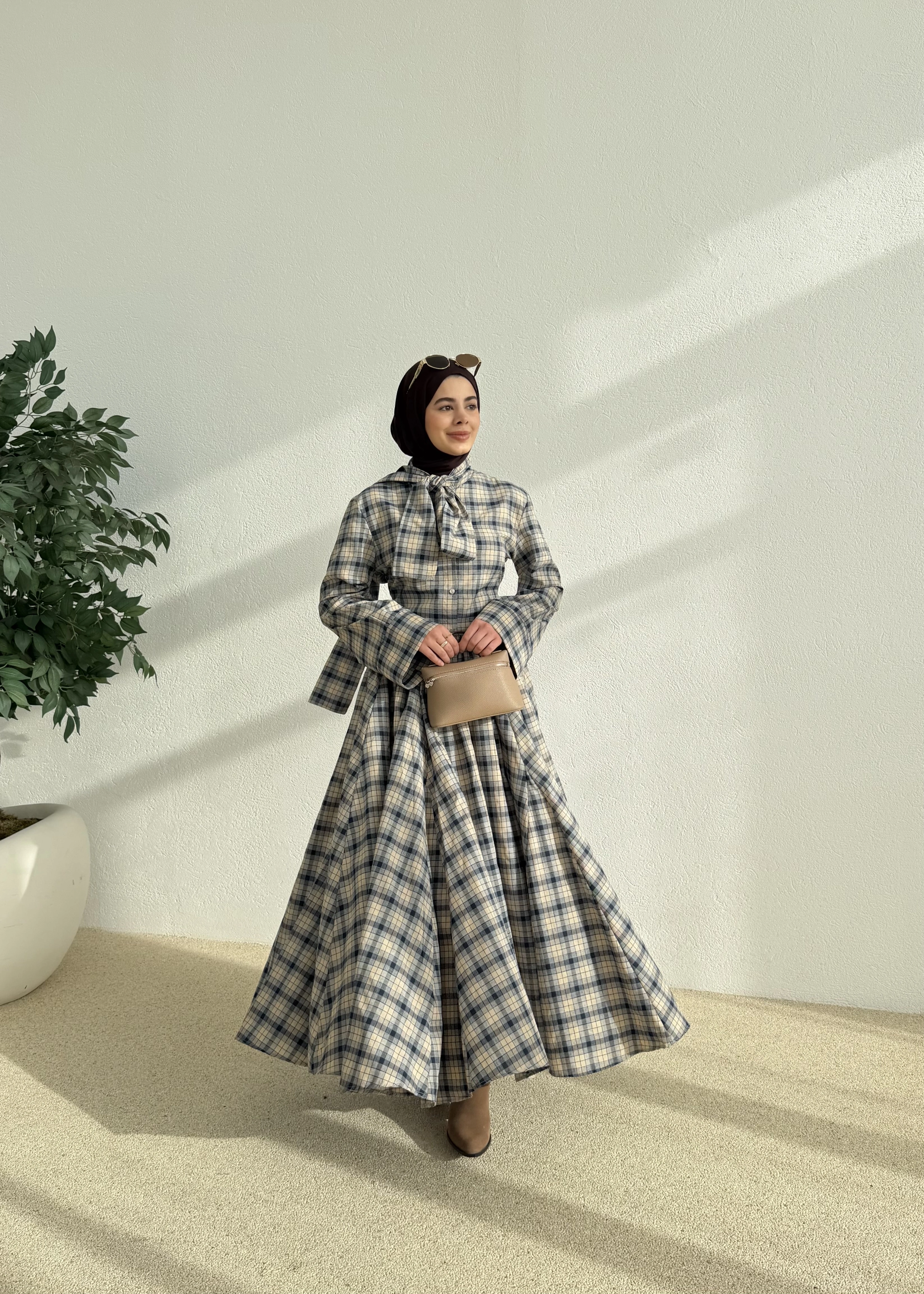 KURDELE YAKA TAKUM bej