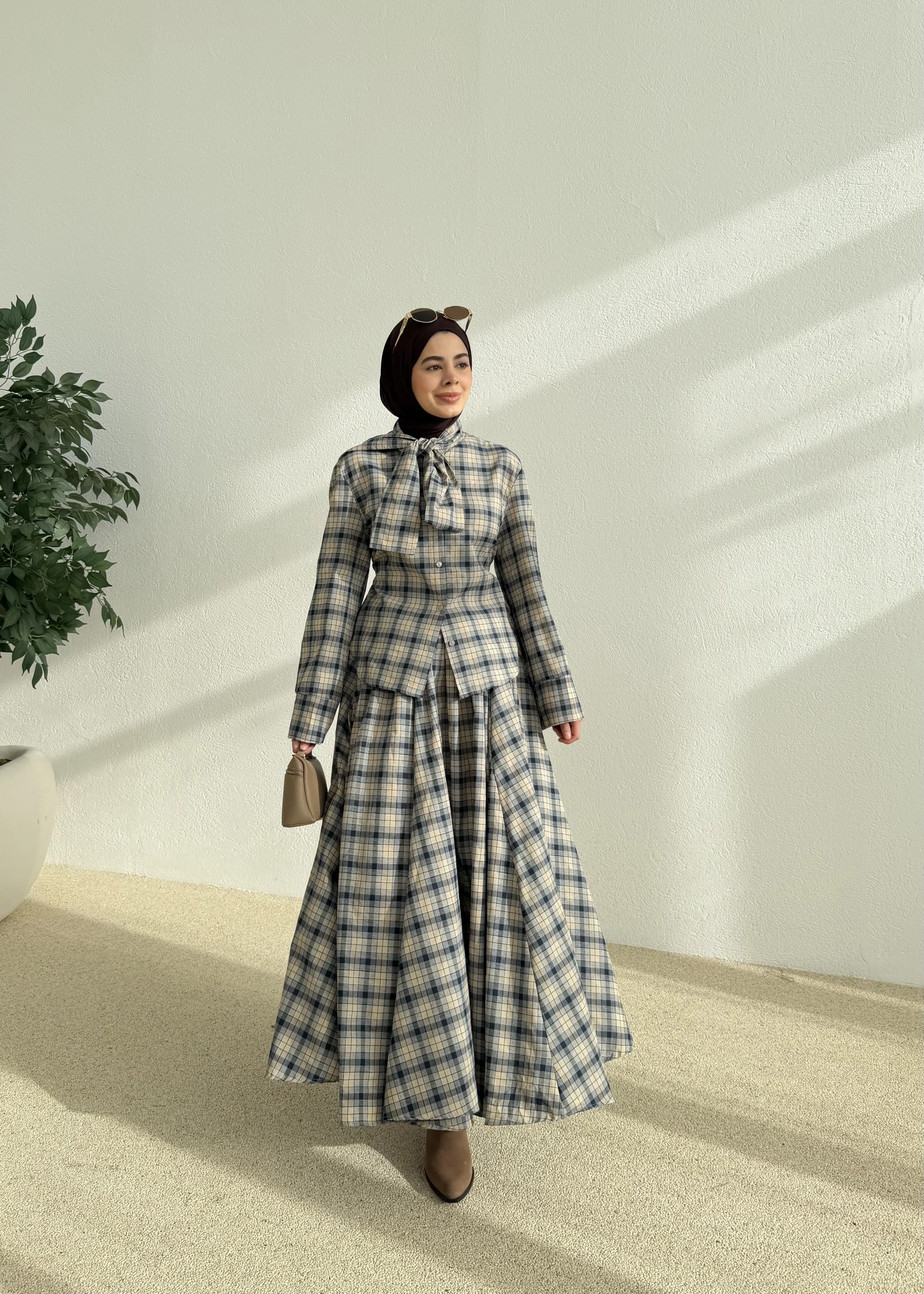 KURDELE YAKA TAKUM bej