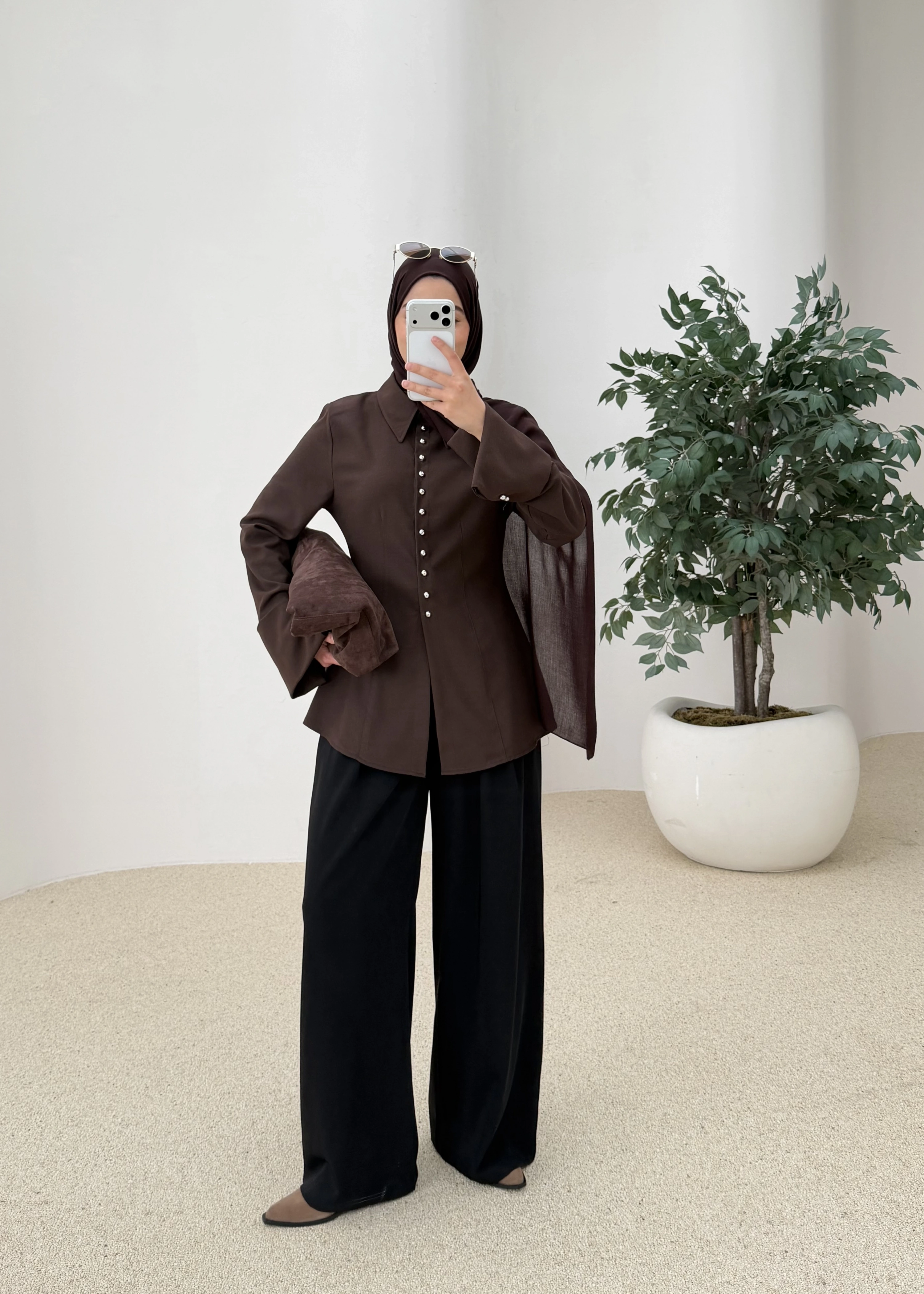 MİNİK DÜĞME GÖMLEK KAHVE