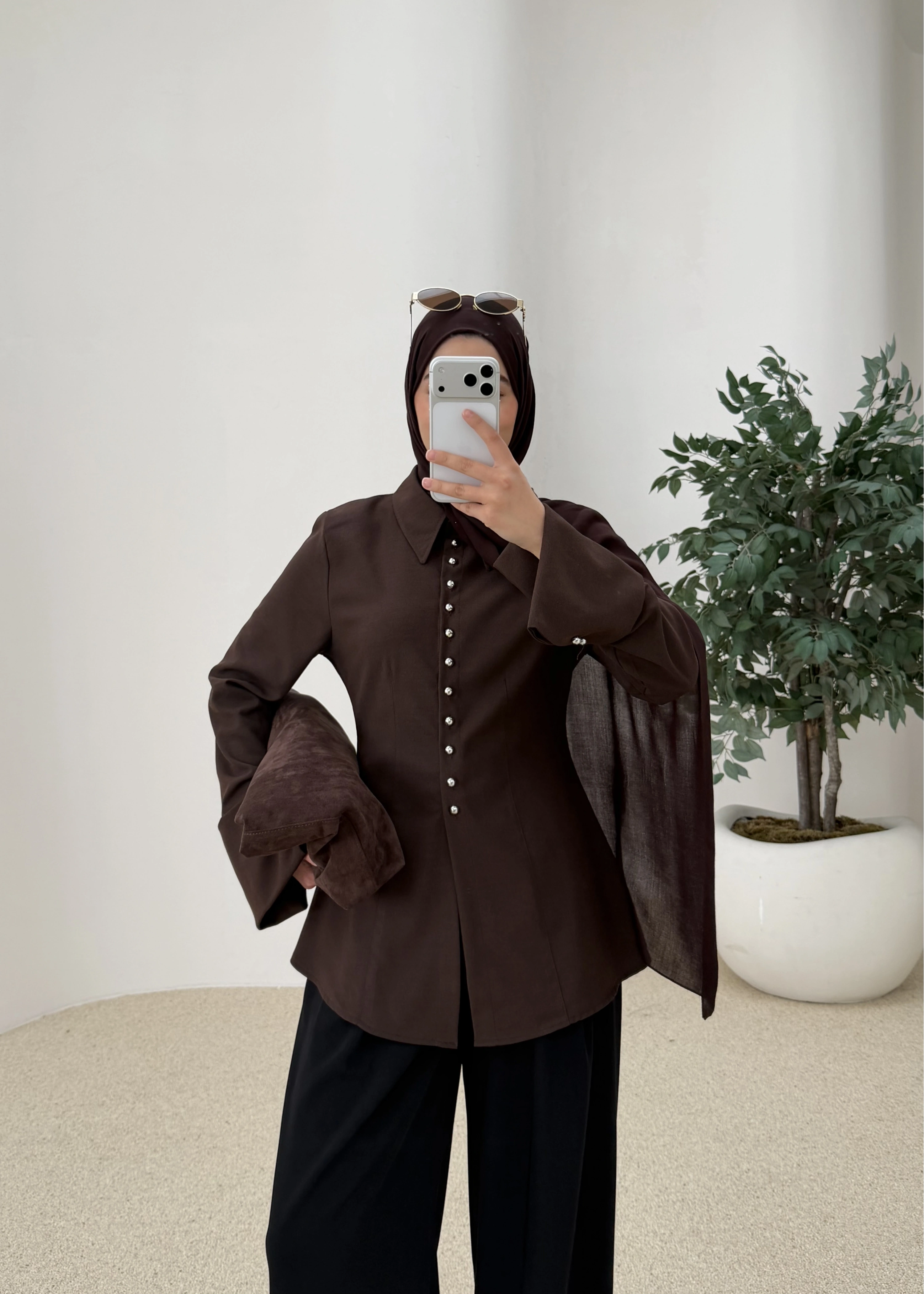 MİNİK DÜĞME GÖMLEK KAHVE