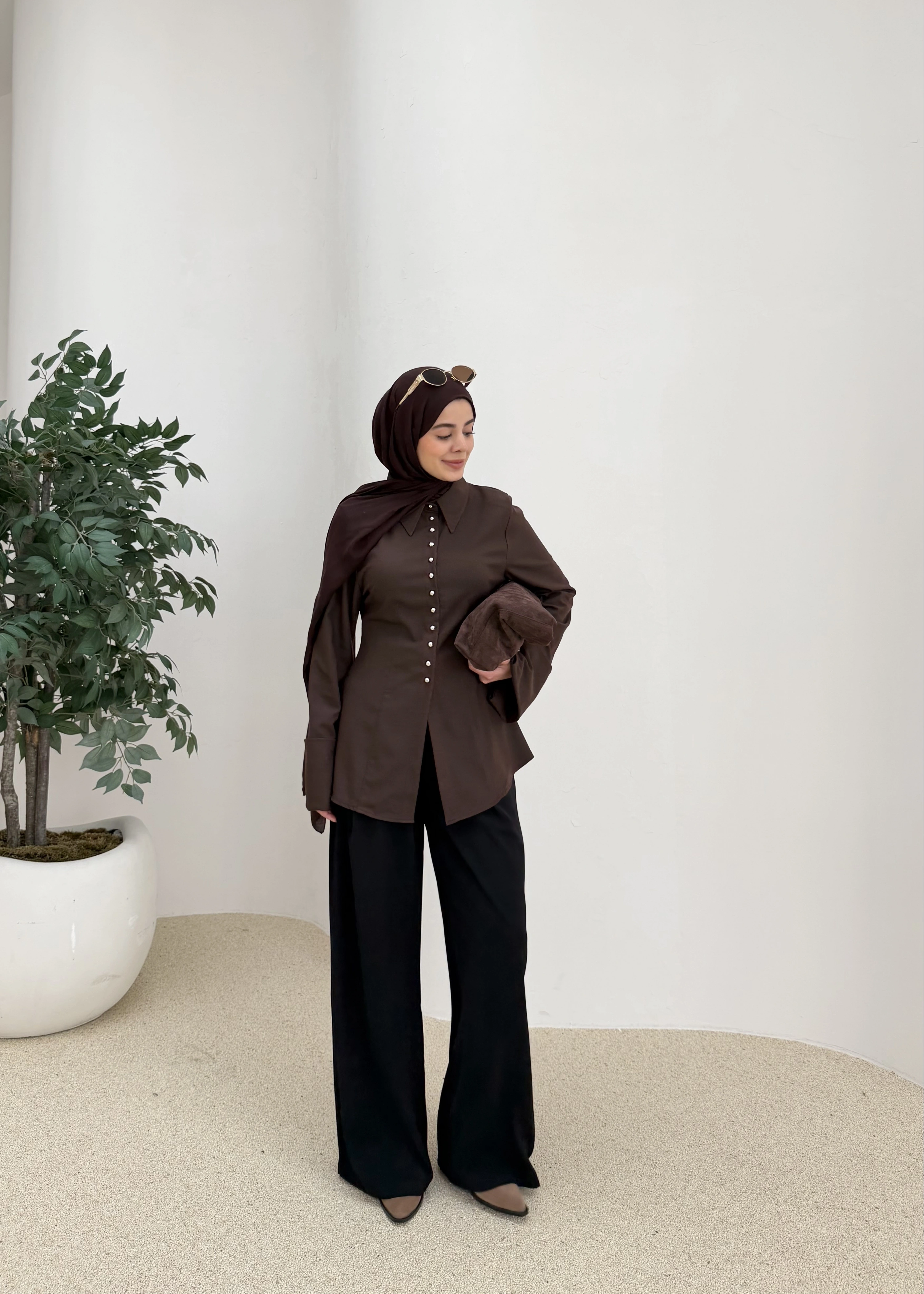 MİNİK DÜĞME GÖMLEK KAHVE