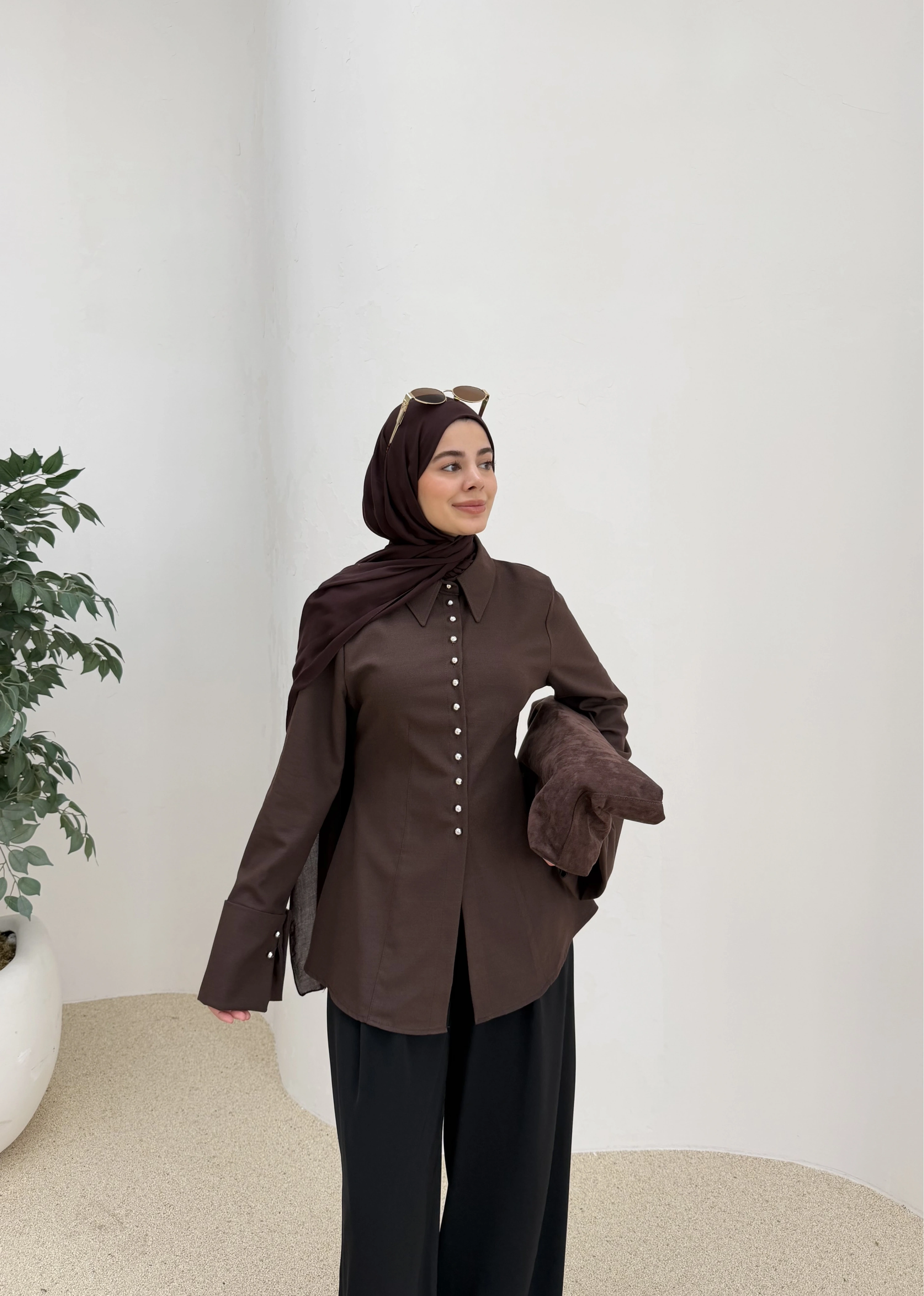 MİNİK DÜĞME GÖMLEK KAHVE