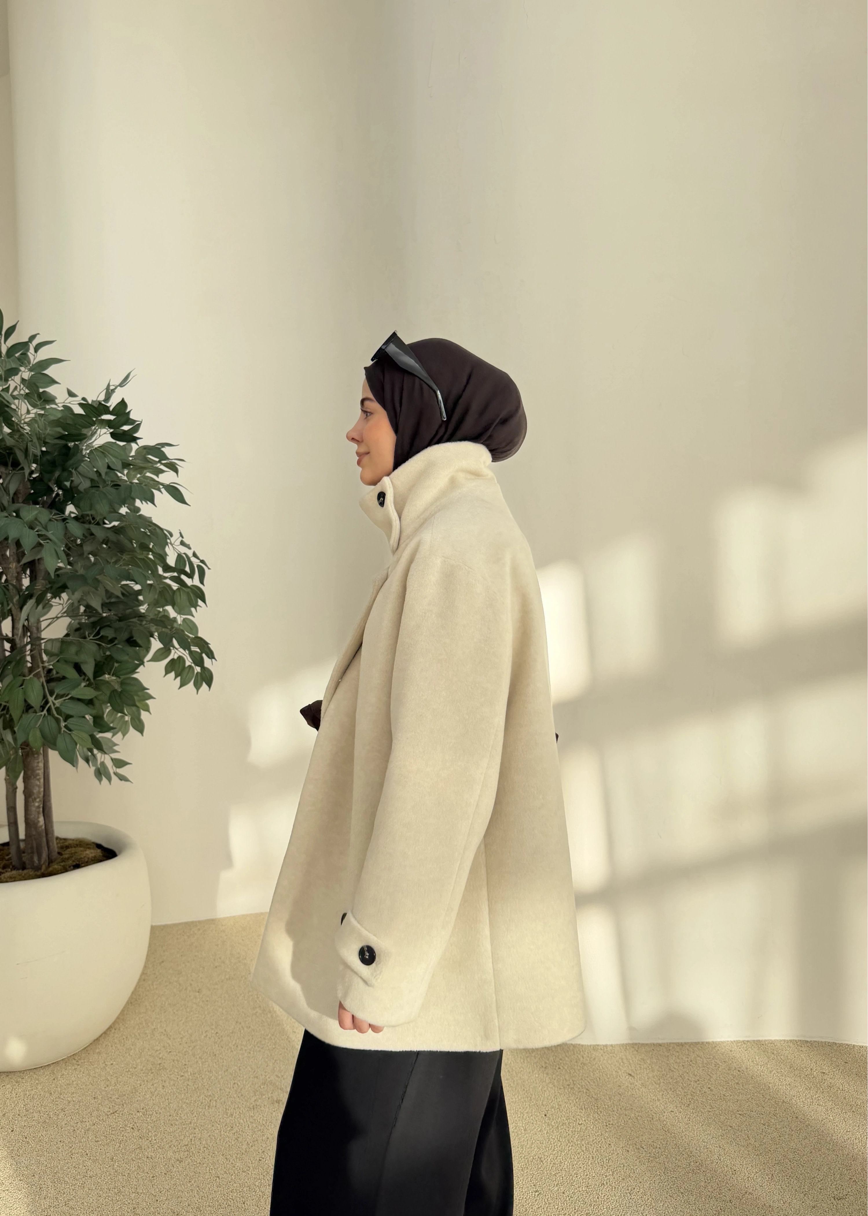 KUŞAKLI DİK YAKA KABAN BEJ