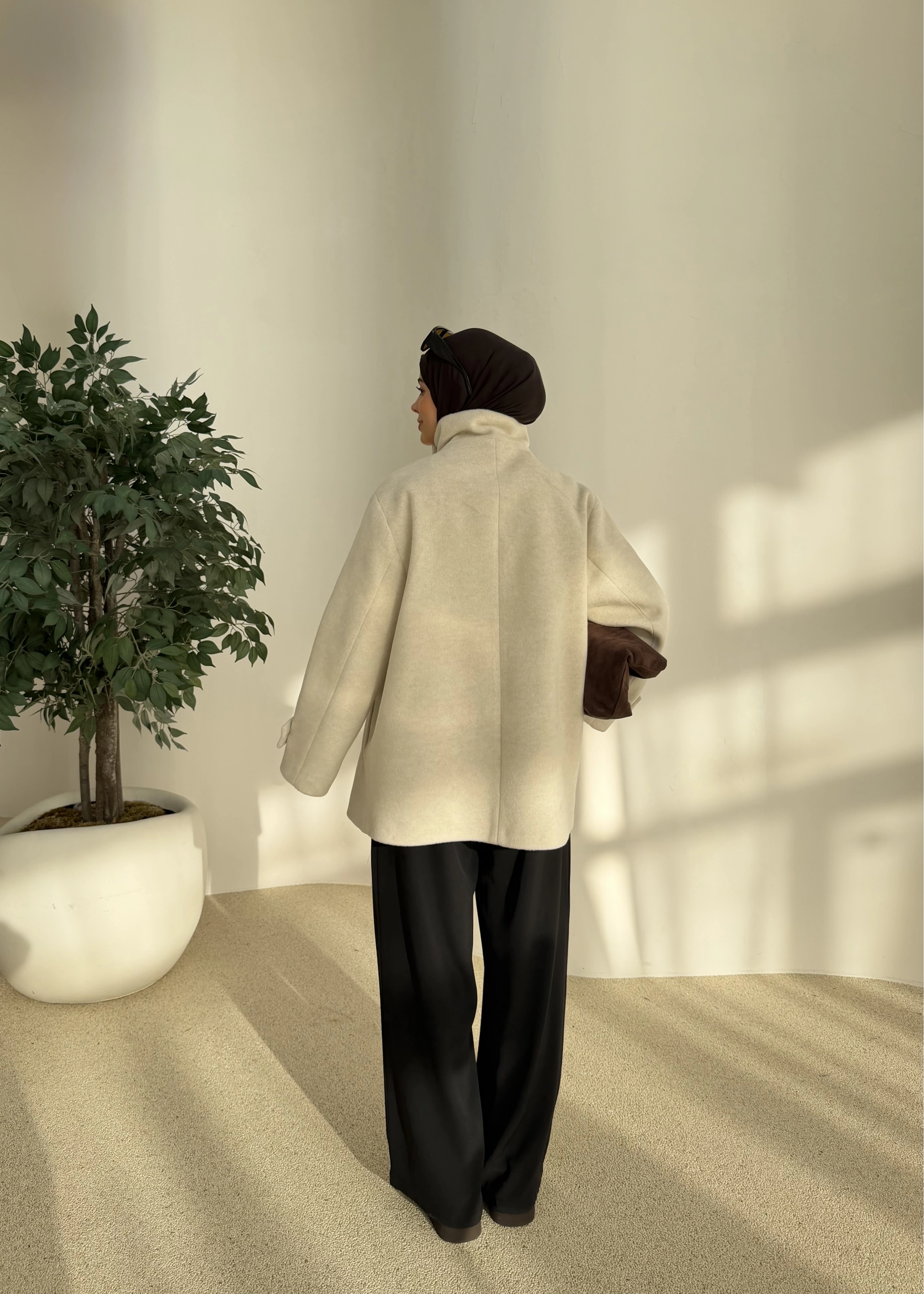 KUŞAKLI DİK YAKA KABAN BEJ