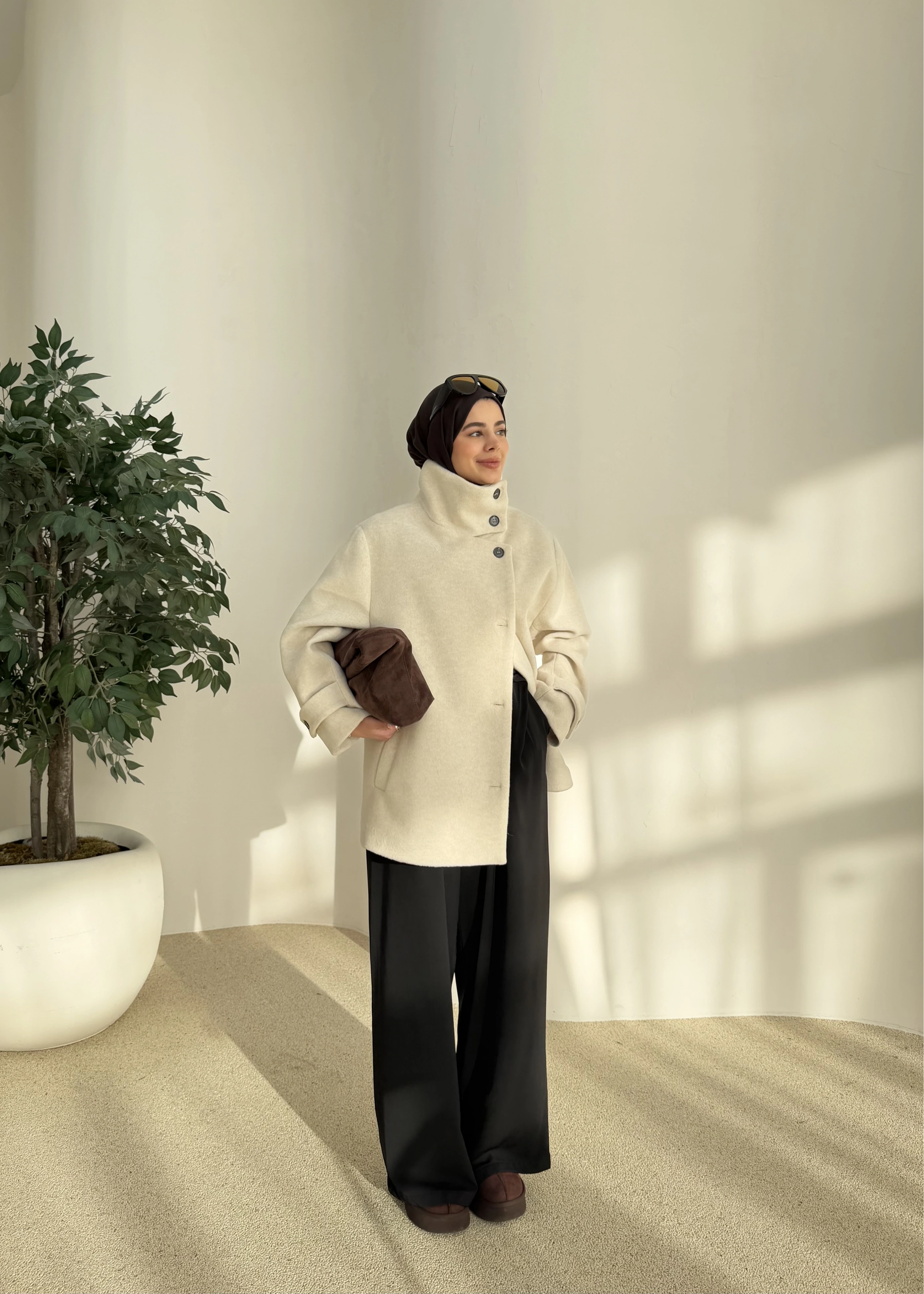 KUŞAKLI DİK YAKA KABAN BEJ