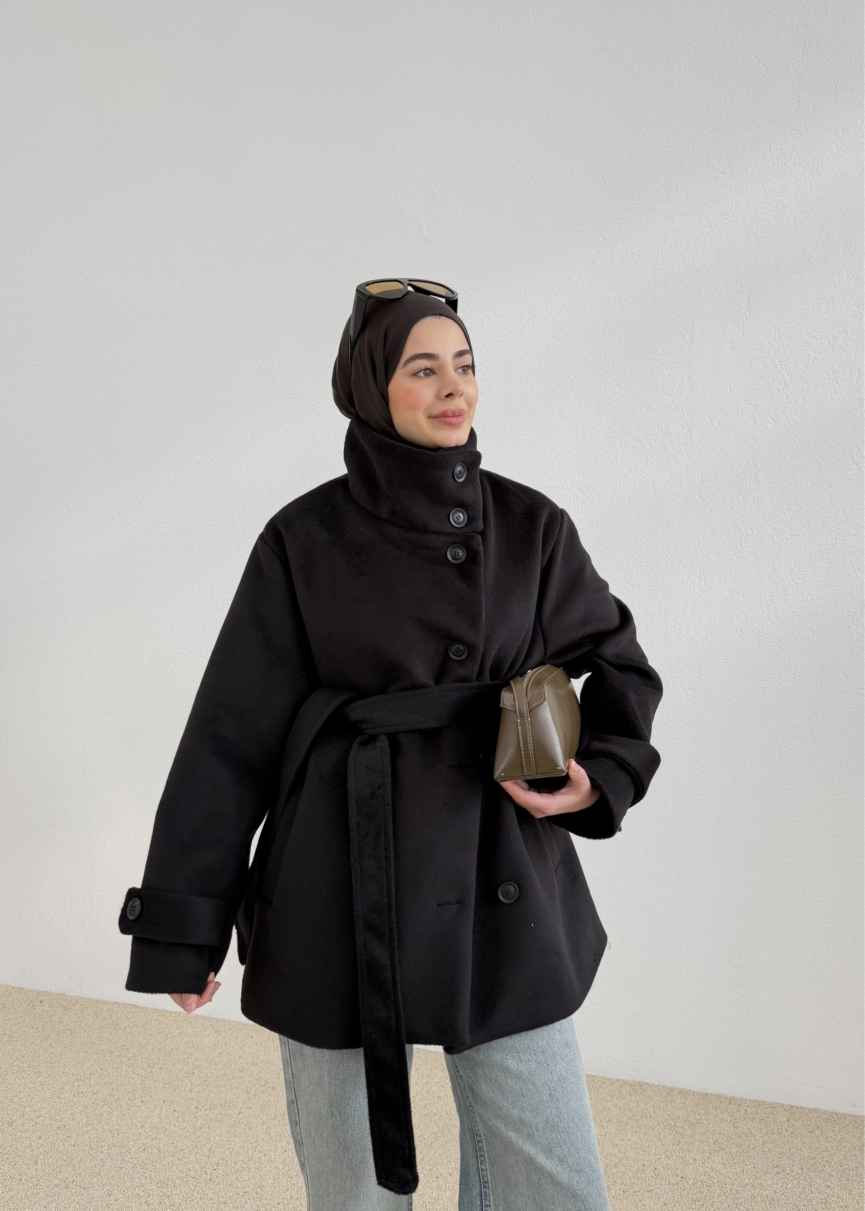 KUŞAKLI DİK YAKA KABAN siyah