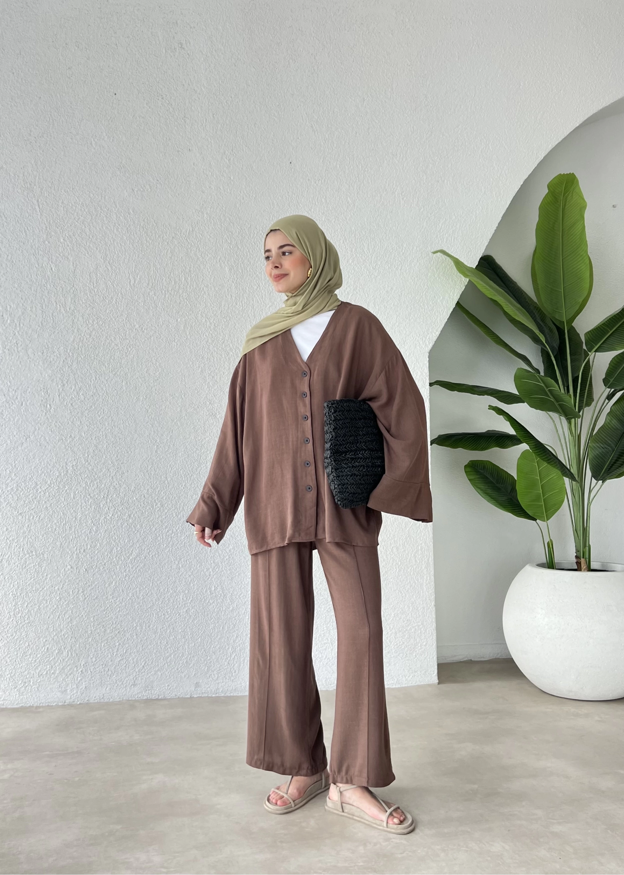 SİYAH DÜĞME MSM TAKIM KAHVE