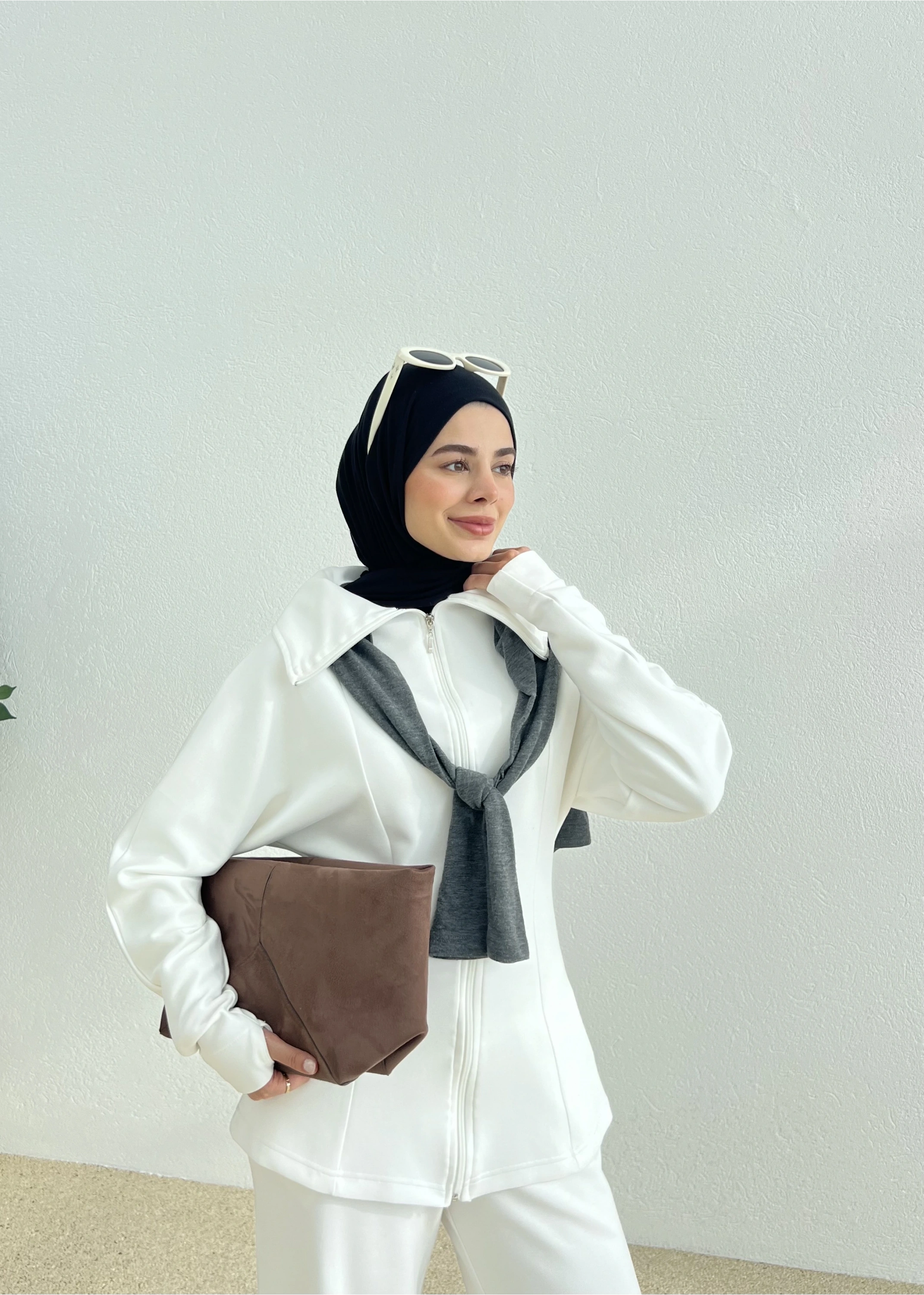 Spor parmak geçirmeli takım ekru