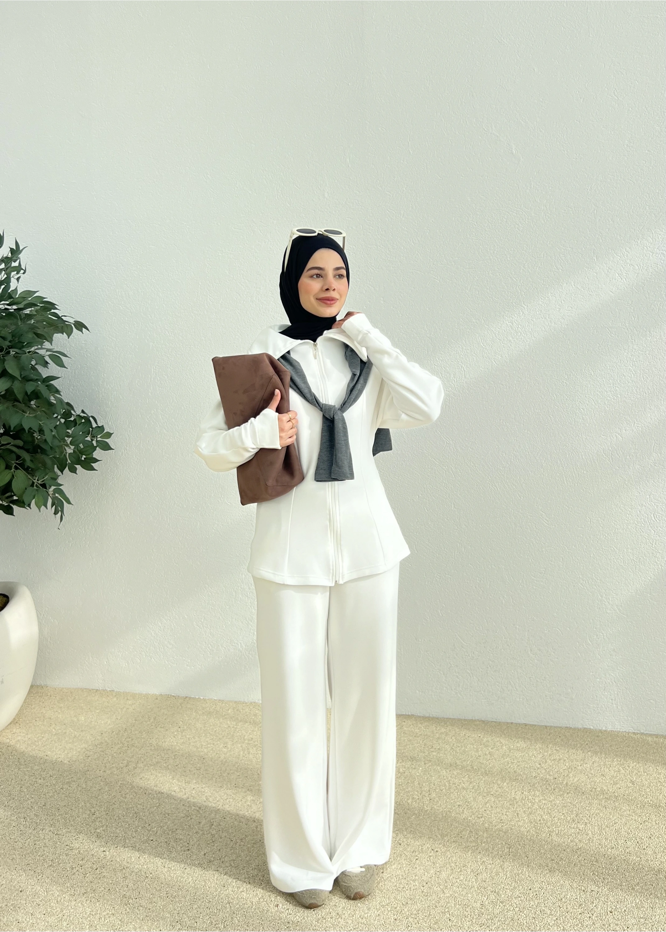 Spor parmak geçirmeli takım ekru