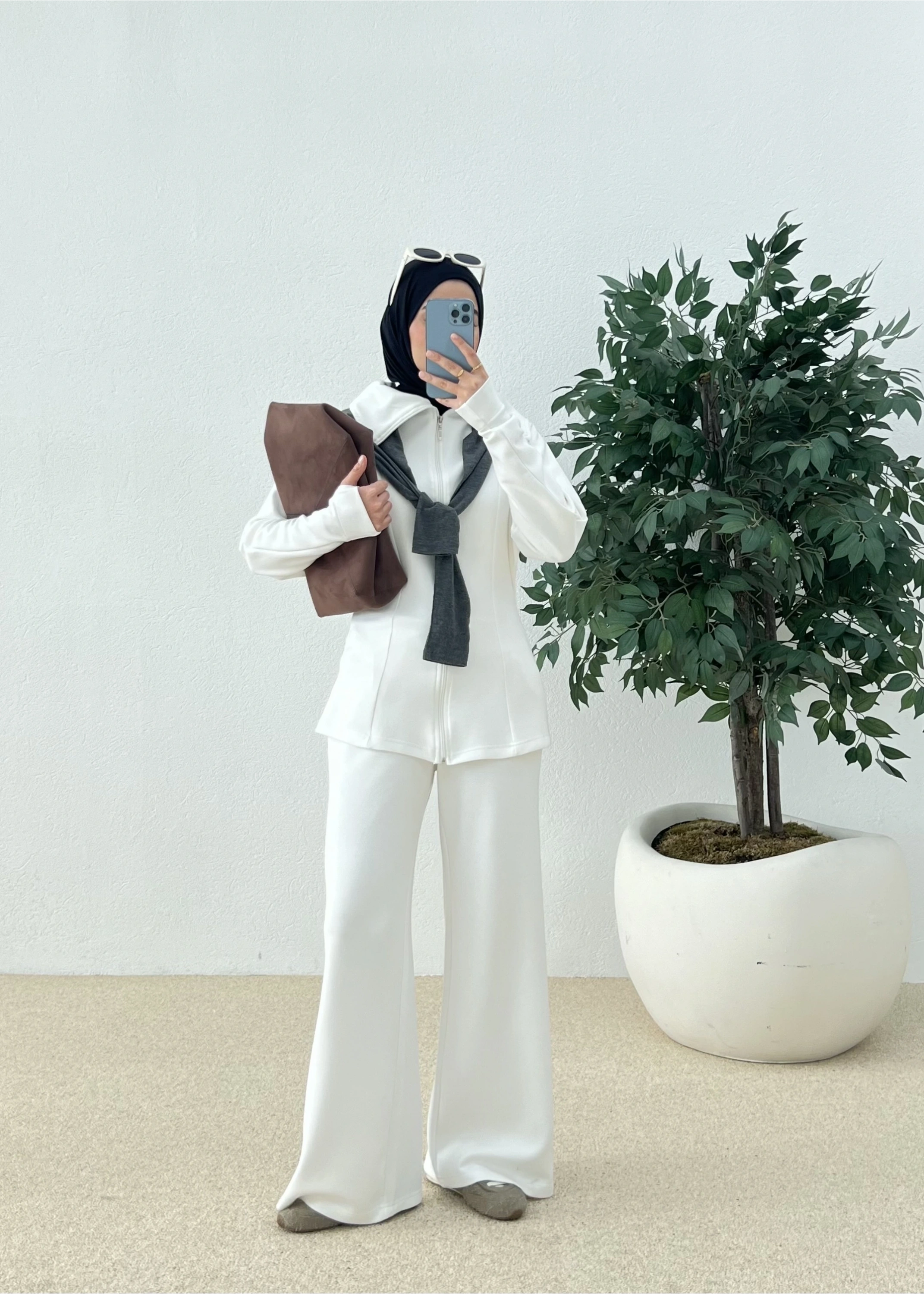 Spor parmak geçirmeli takım ekru