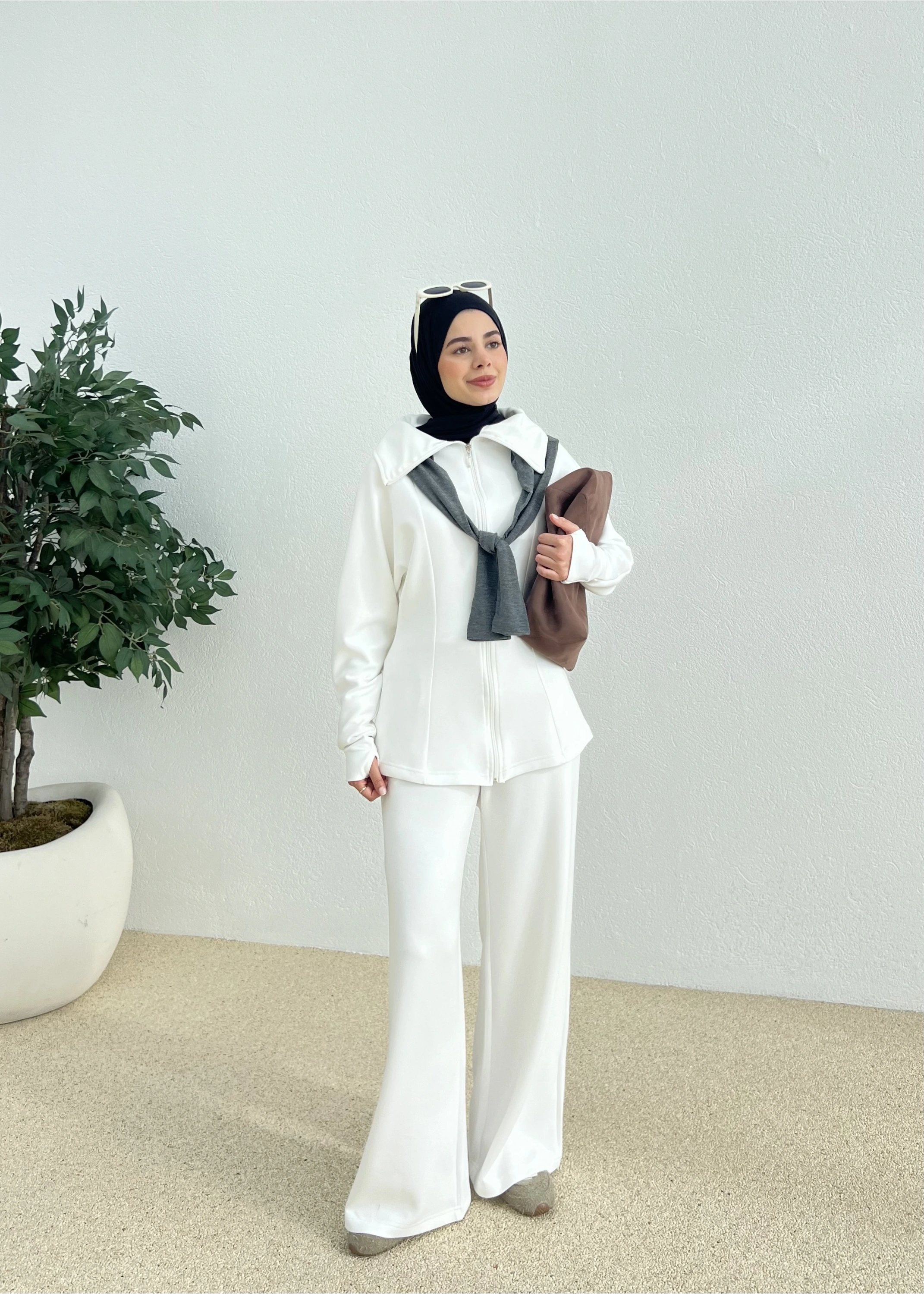 Spor parmak geçirmeli takım ekru