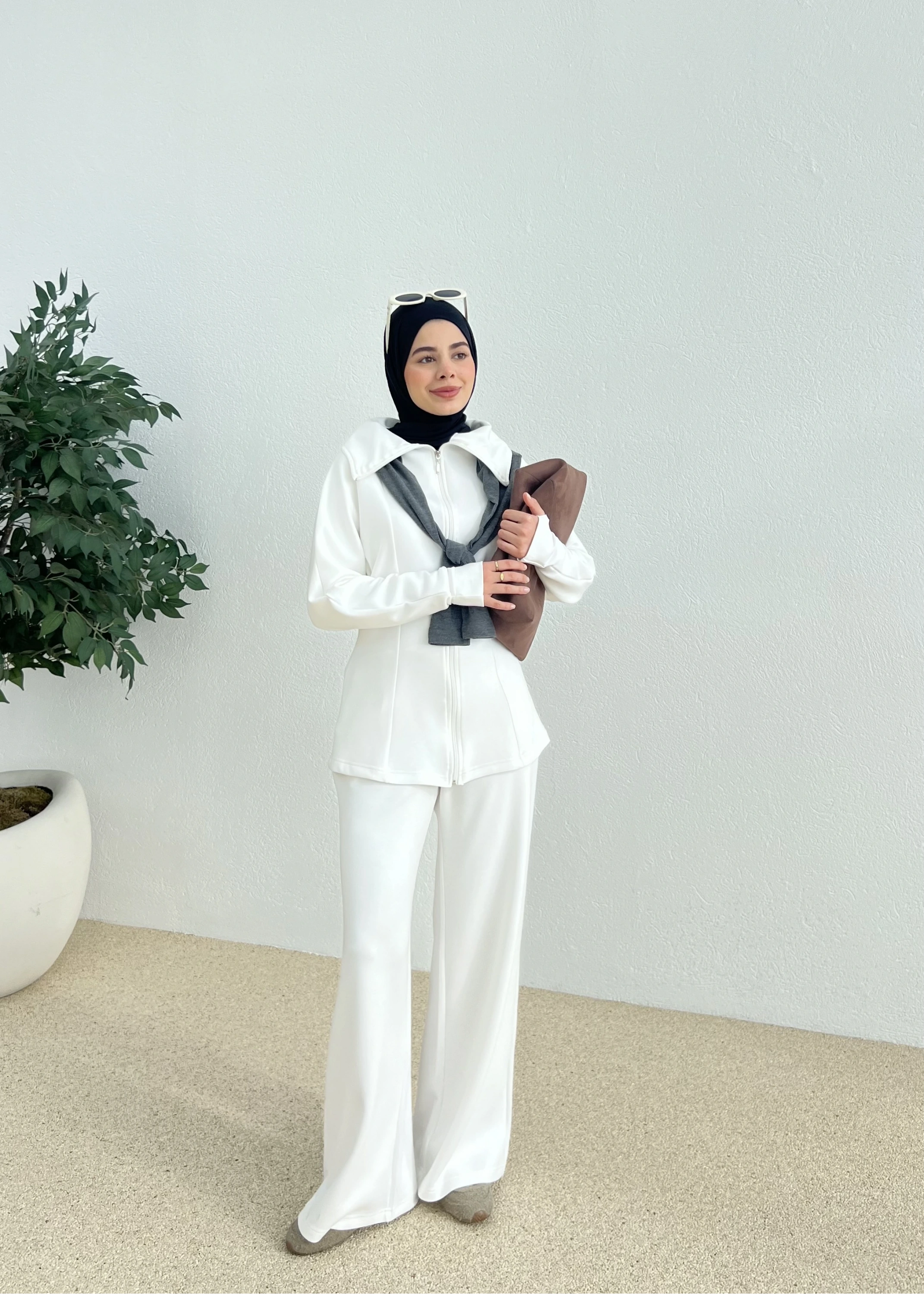 Spor parmak geçirmeli takım ekru