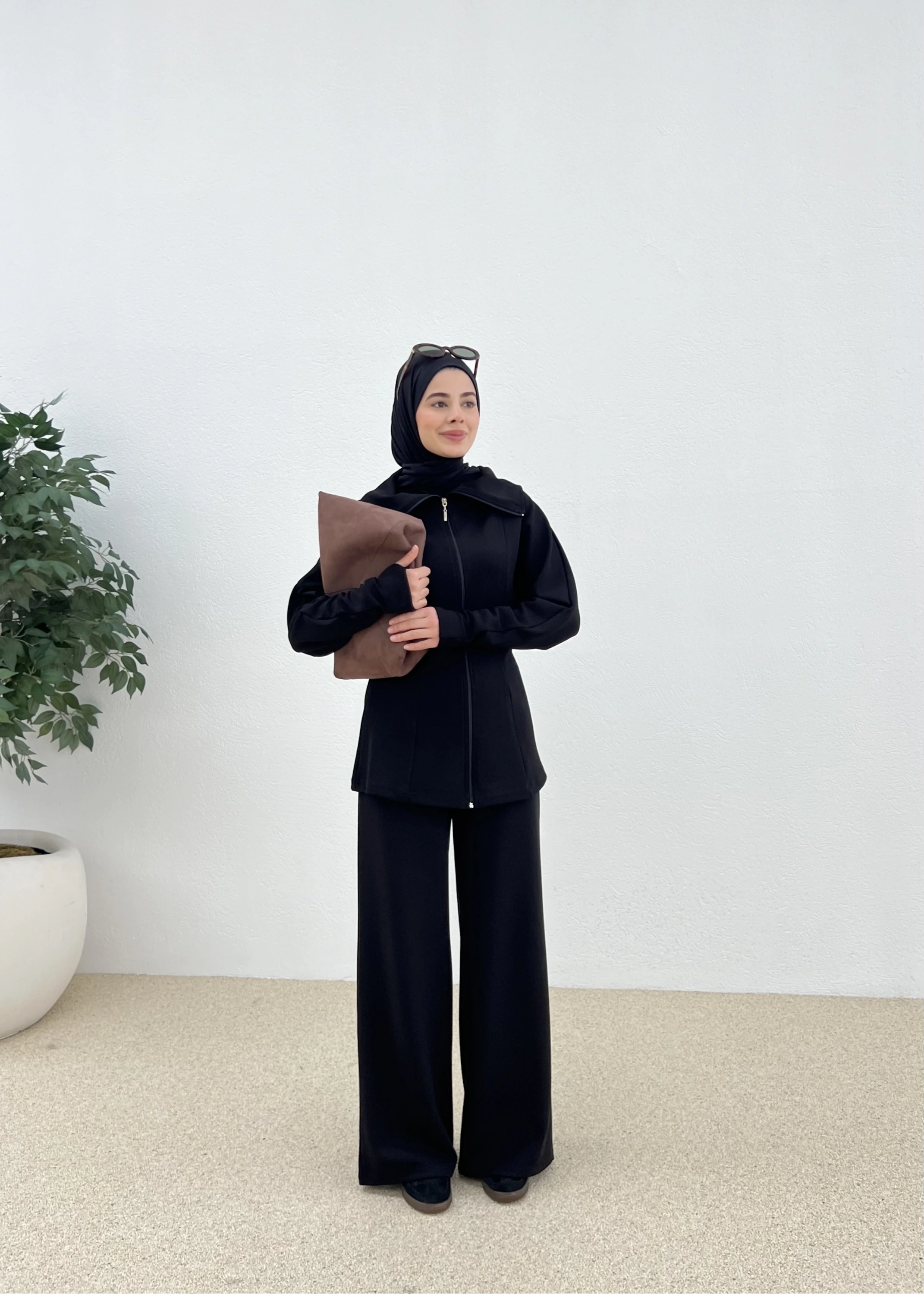 Spor parmak geçirmeli takım siyah