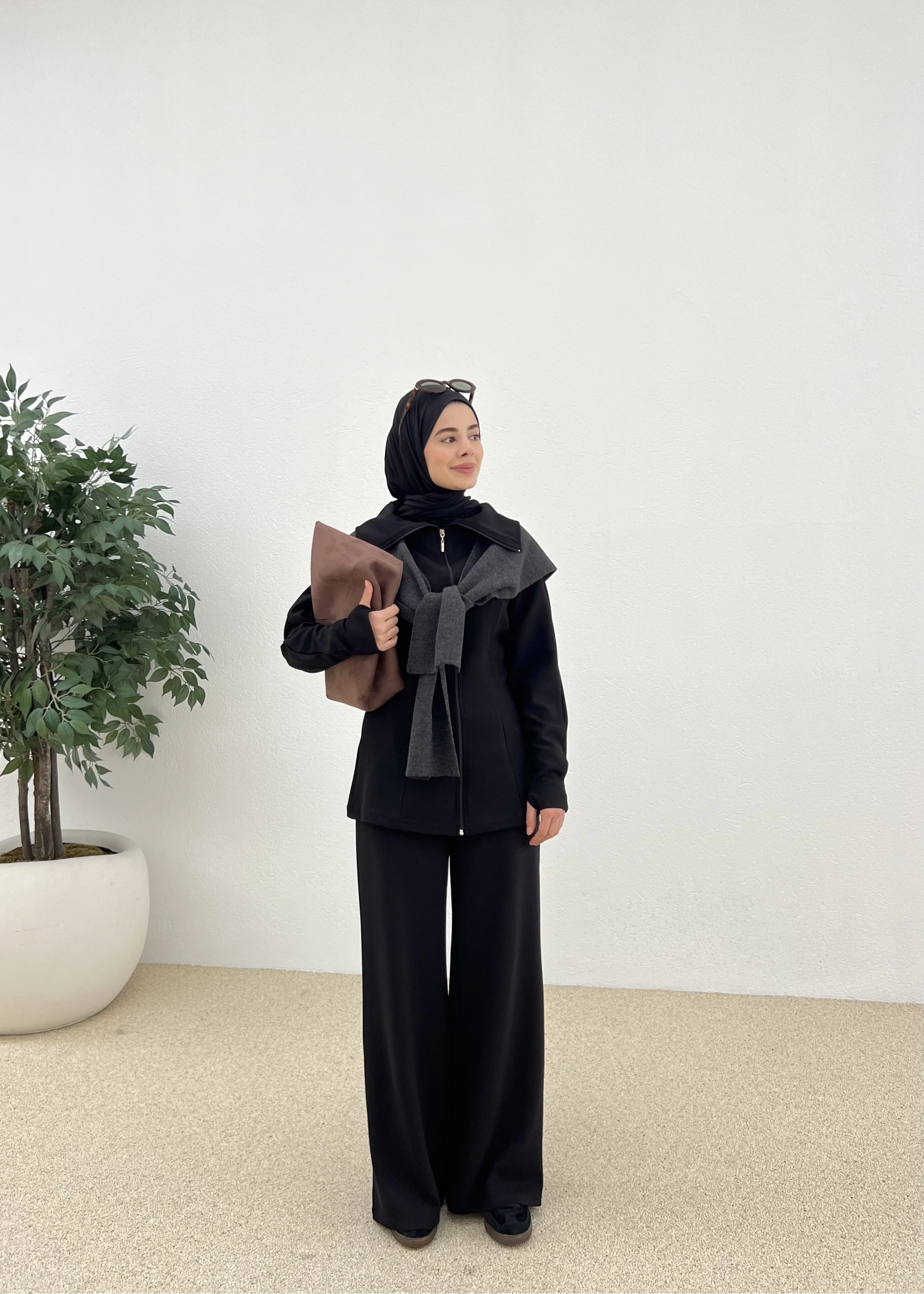 Spor parmak geçirmeli takım siyah