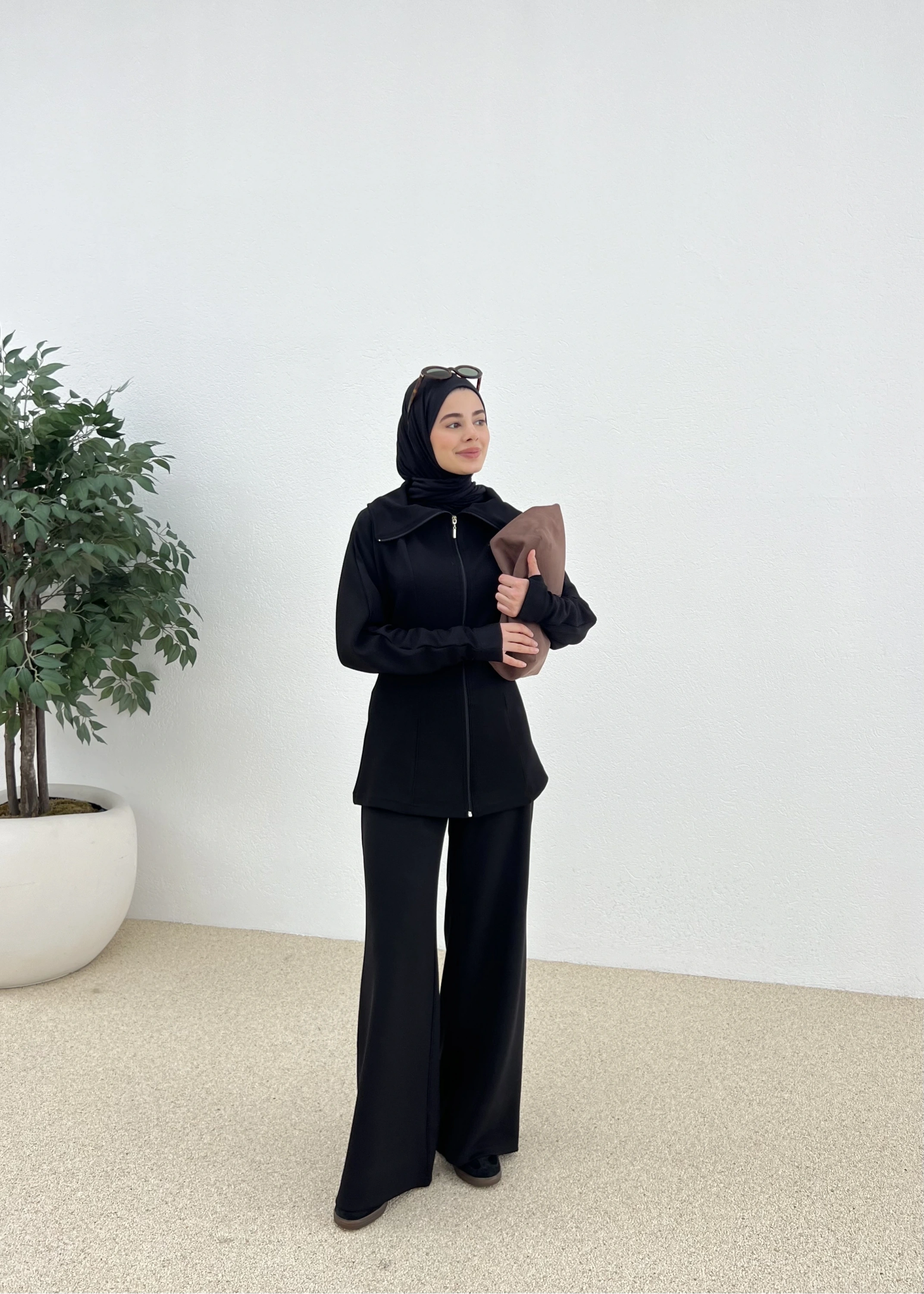 Spor parmak geçirmeli takım siyah