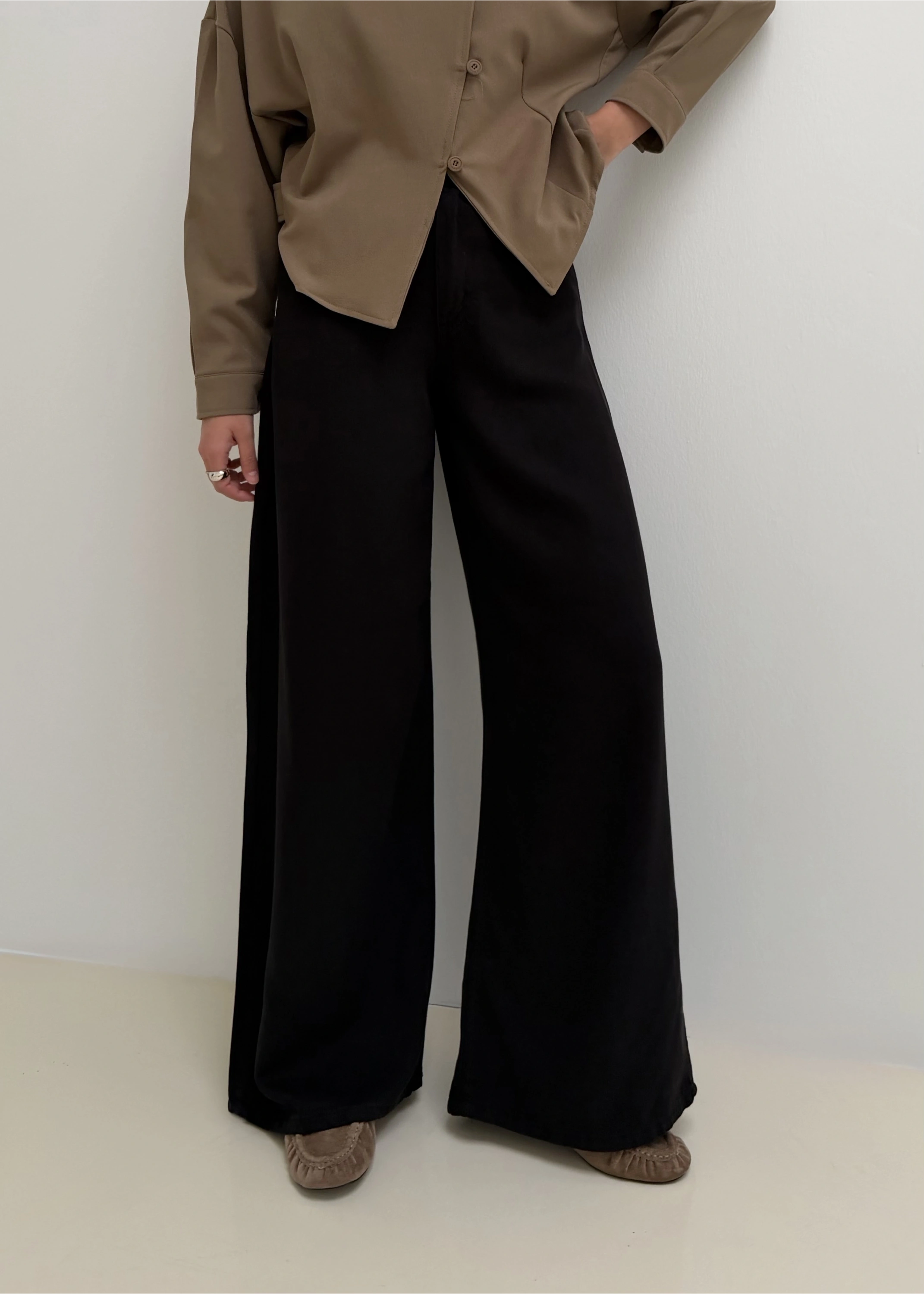 TENCEL DÖKÜMLÜ PANTOLON SİYAH