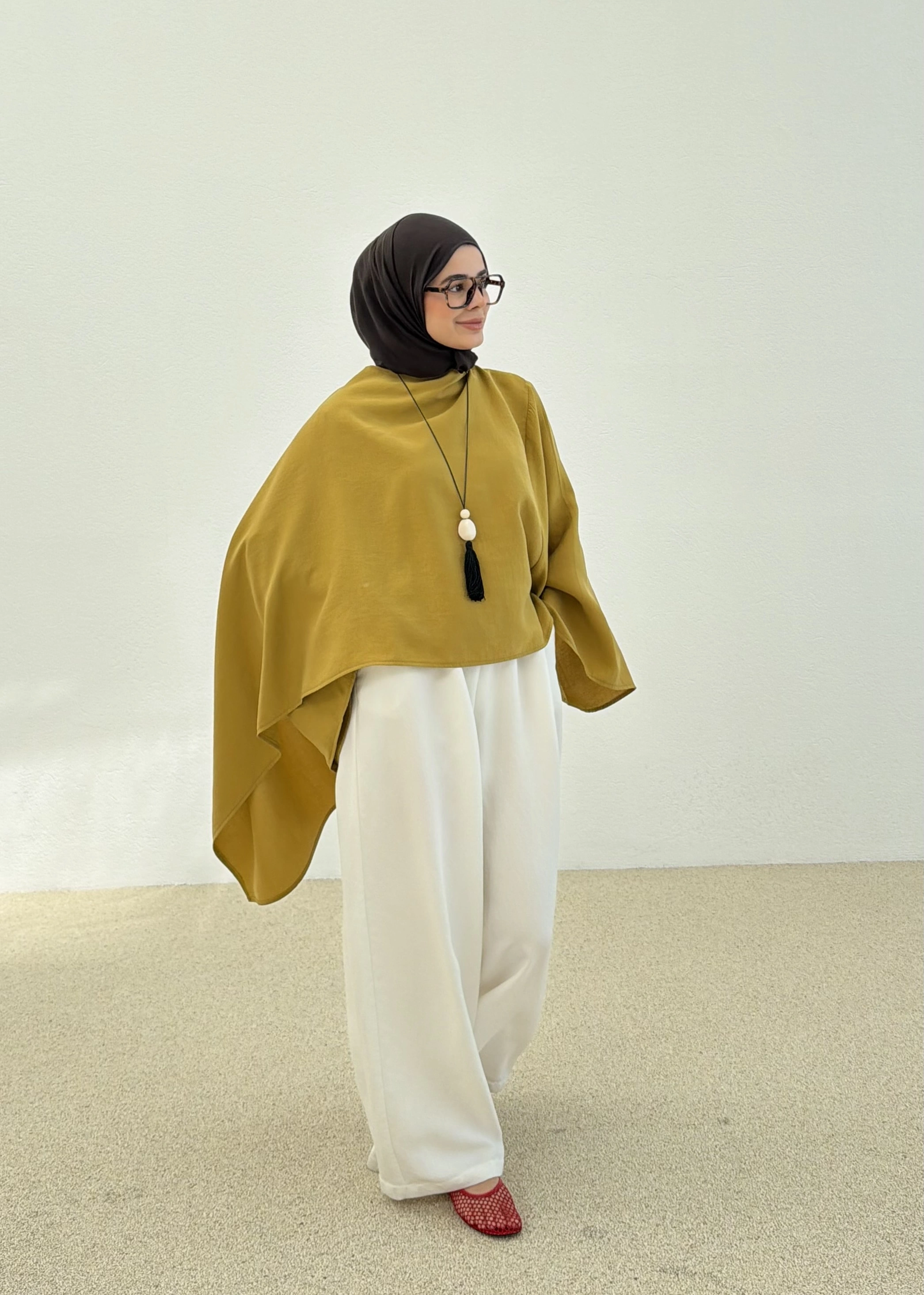 5541 YAPRAK PELERİN BLUZ