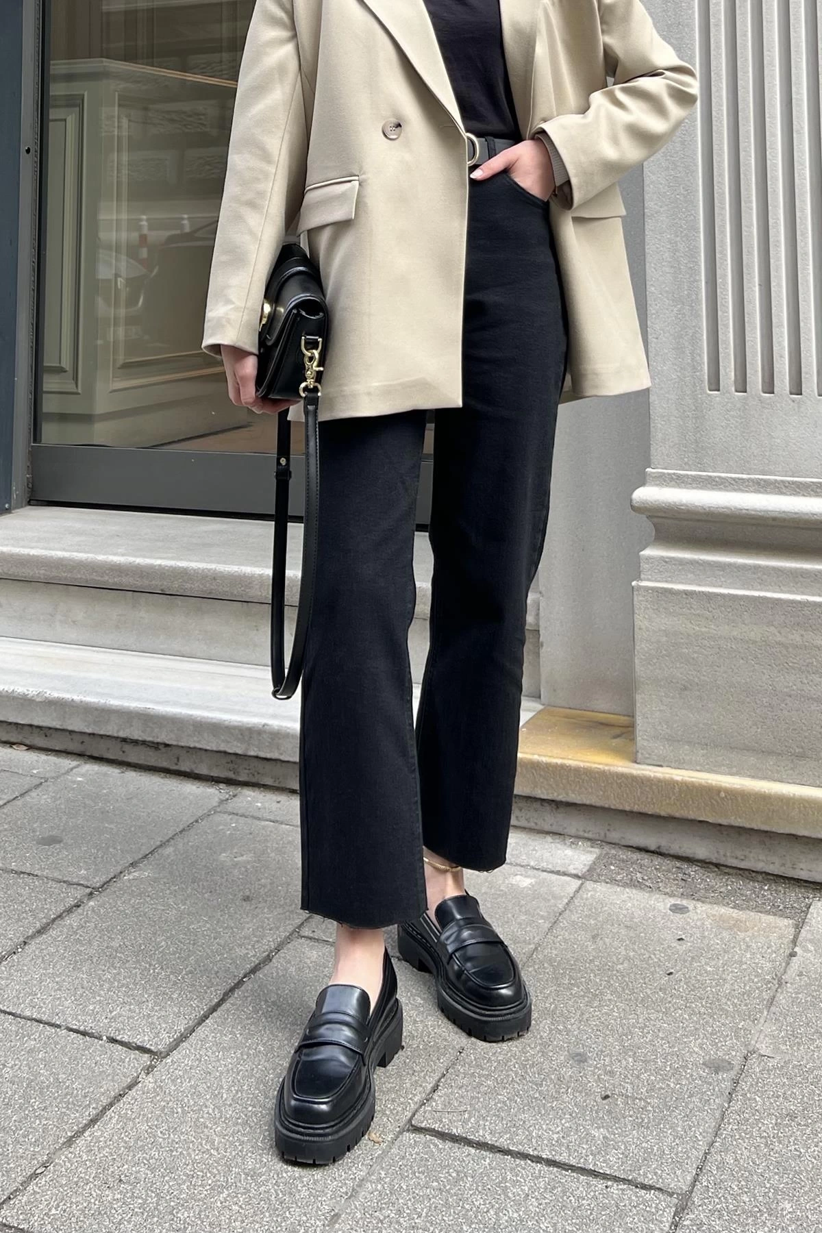 Zara model yüksek bel likrali Straight Siyah Jean