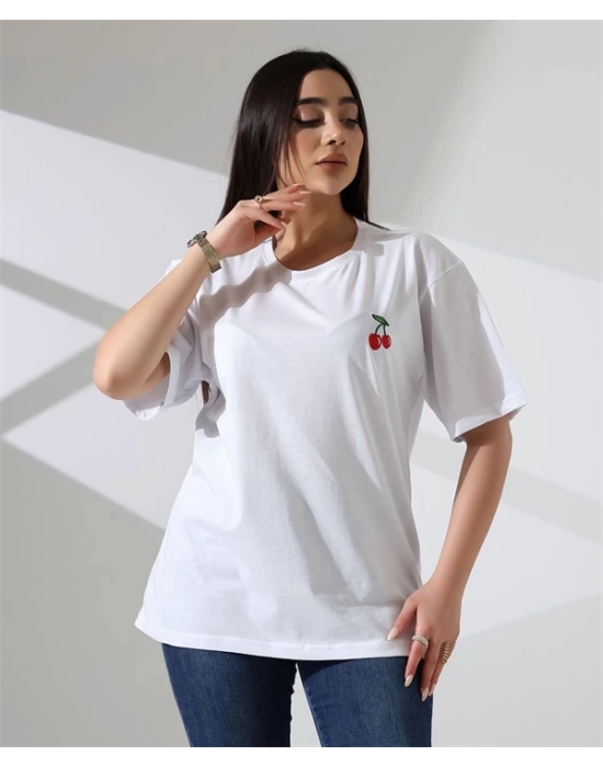 Kiraz işlemeli Kadın T-Shirt