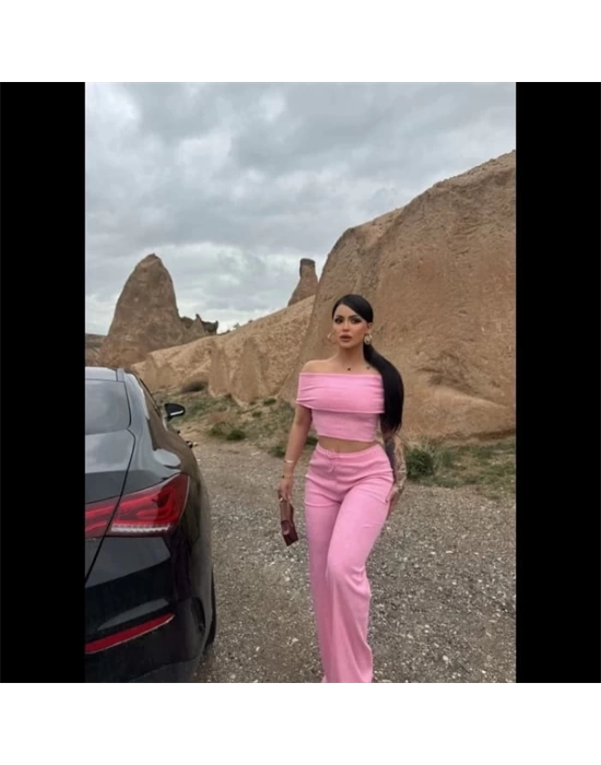Madonna yaka bol paça pantolonlu takım