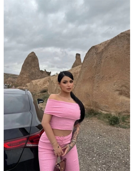 Madonna yaka bol paça pantolonlu takım