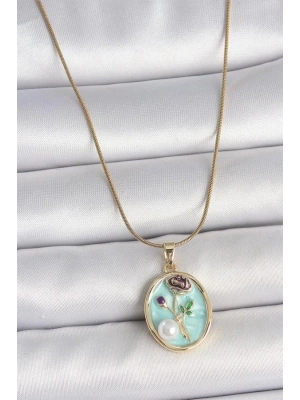 316L Çelik Gold Renk Zincir Mavi Çiçek İşlemeli İnci Detay Portre Model Kadın Kolye