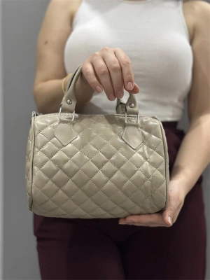 Kapaksız kapitone bej cilt çanta