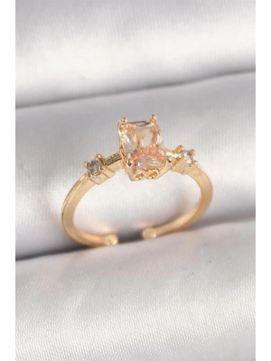 Pirinç Gold Renk Kare Zirkon Taş Model Kadın Yüzük
