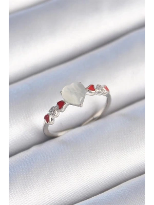 Pirinç Gümüş Renk Beyaz Mineli Kalp Model Zirkon Taş Detaylı Kadın Yüzük