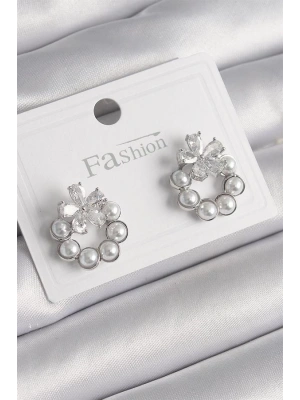 Pirinç Gümüş Renk İncili Halka Model Zirkon Taşlı Çiçek Detay Kadın Küpe