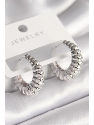 Pirinç Gümüş Renk Sarmal Halka Model Kadın Küpe