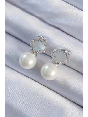 Pirinç Gümüş Renk Zirkon Taşlı Minimal Çiçek Tasarımlı Kadın Küpe