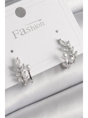 Pirinç Gümüş Renk Zirkon Taşlı Yaprak Model İnci Detay Kadın Küpe