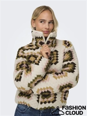 Şıklık Ve Zerafetiyle Göz Alıcı Kadın Ceket