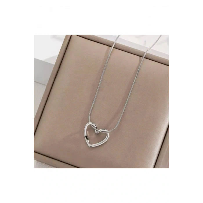 Kalpli Gümüş Renkli Çelik Kolye