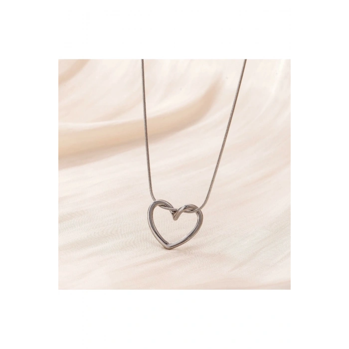 Kalpli Gümüş Renkli Çelik Kolye