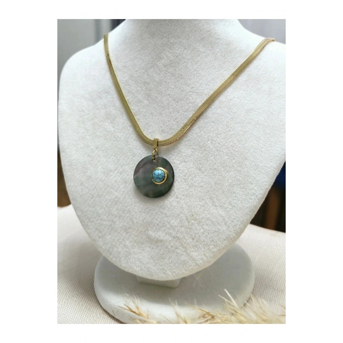 Sedefli Mavi Taşlı Altın Çelik  Oval Kesim Kolye