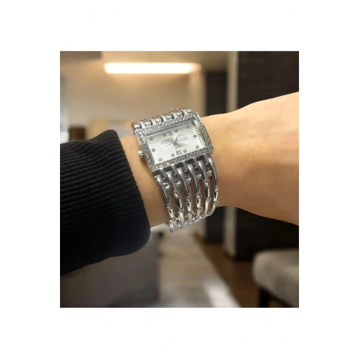 Gümüş Renkli Taşlı Kaburga Model Kadın KolSaati